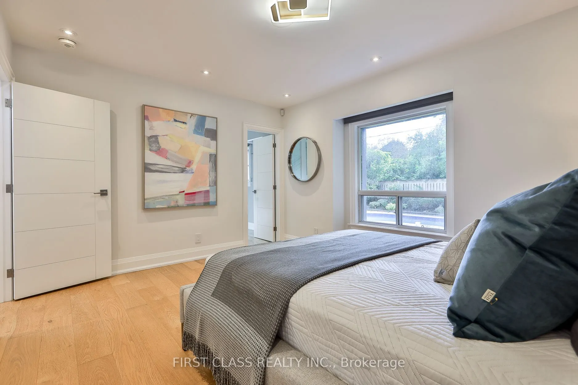27 Delair Crescent