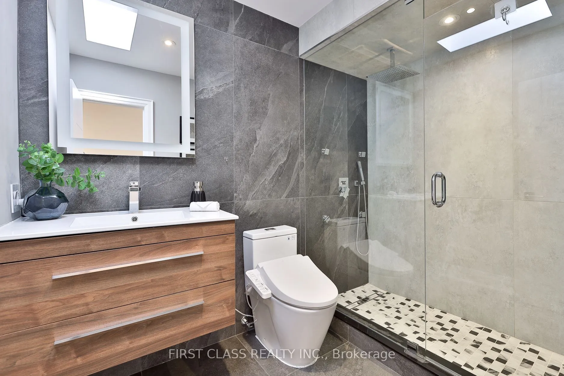 27 Delair Crescent