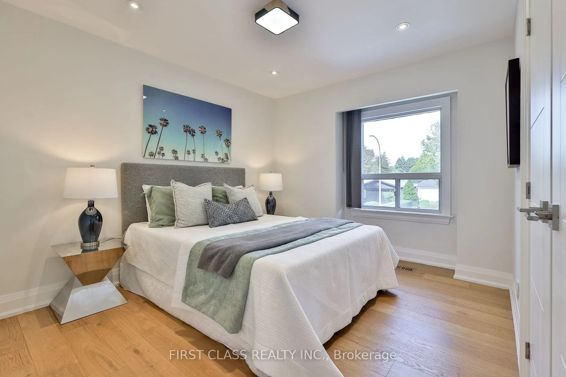27 Delair Crescent