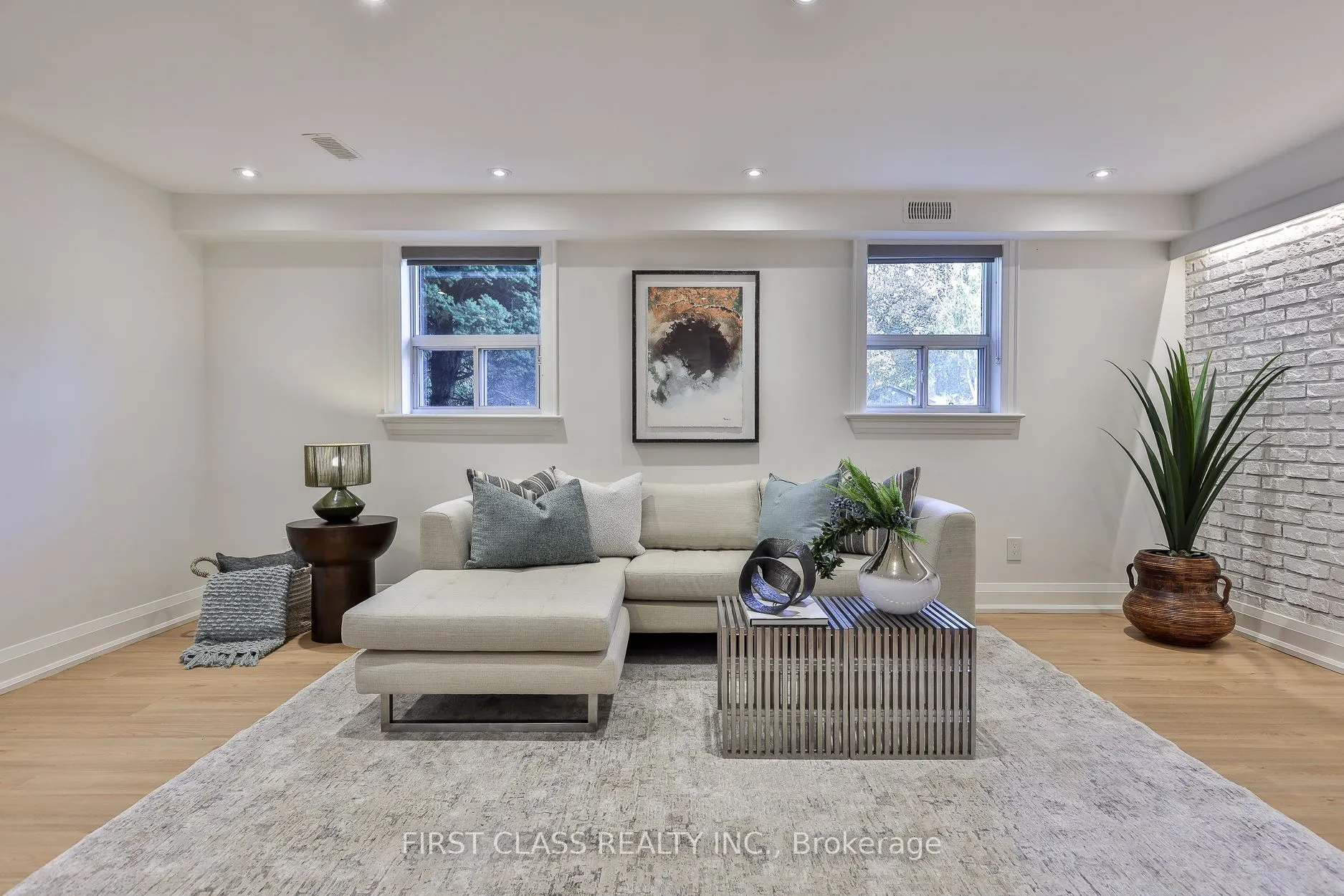 27 Delair Crescent