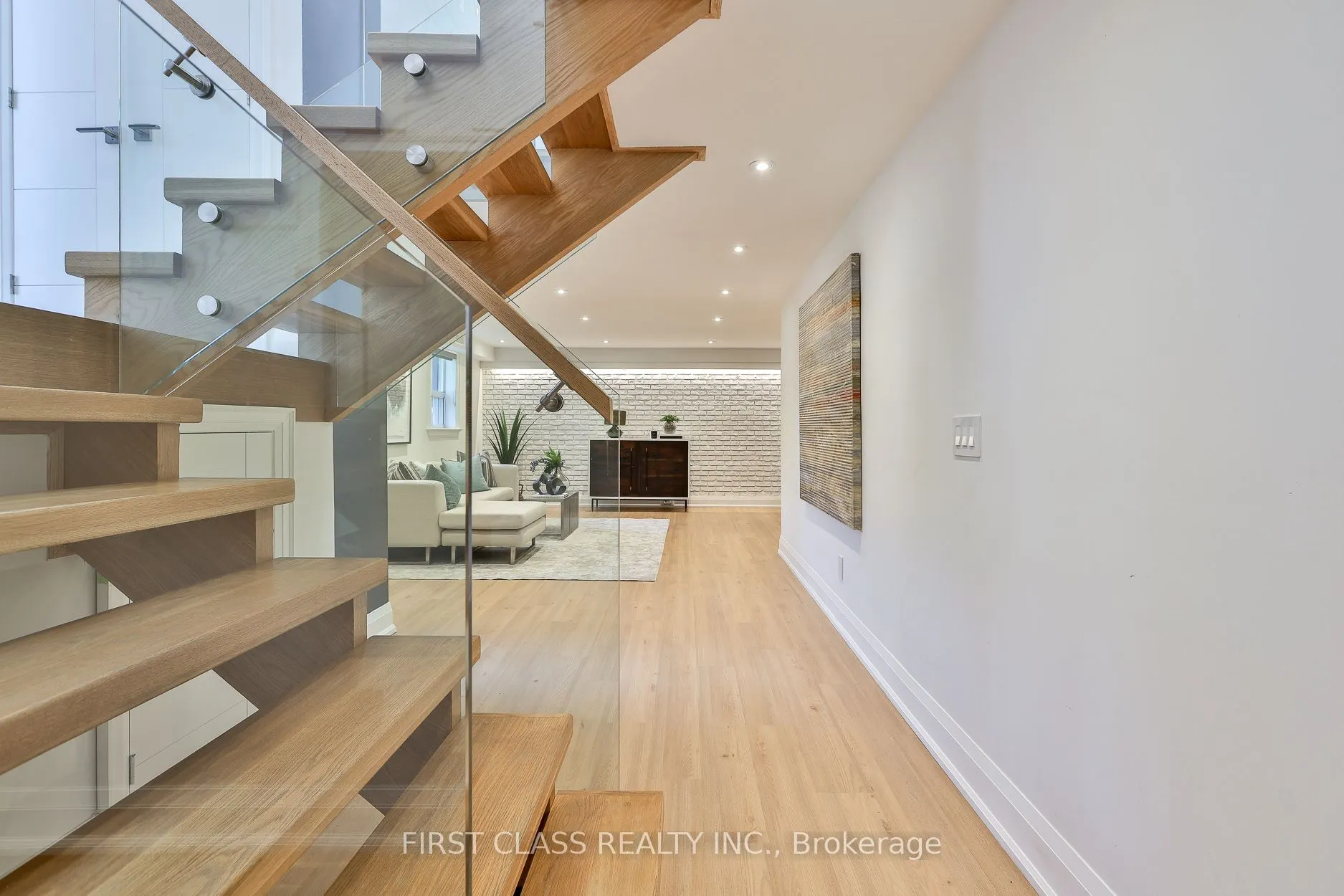 27 Delair Crescent