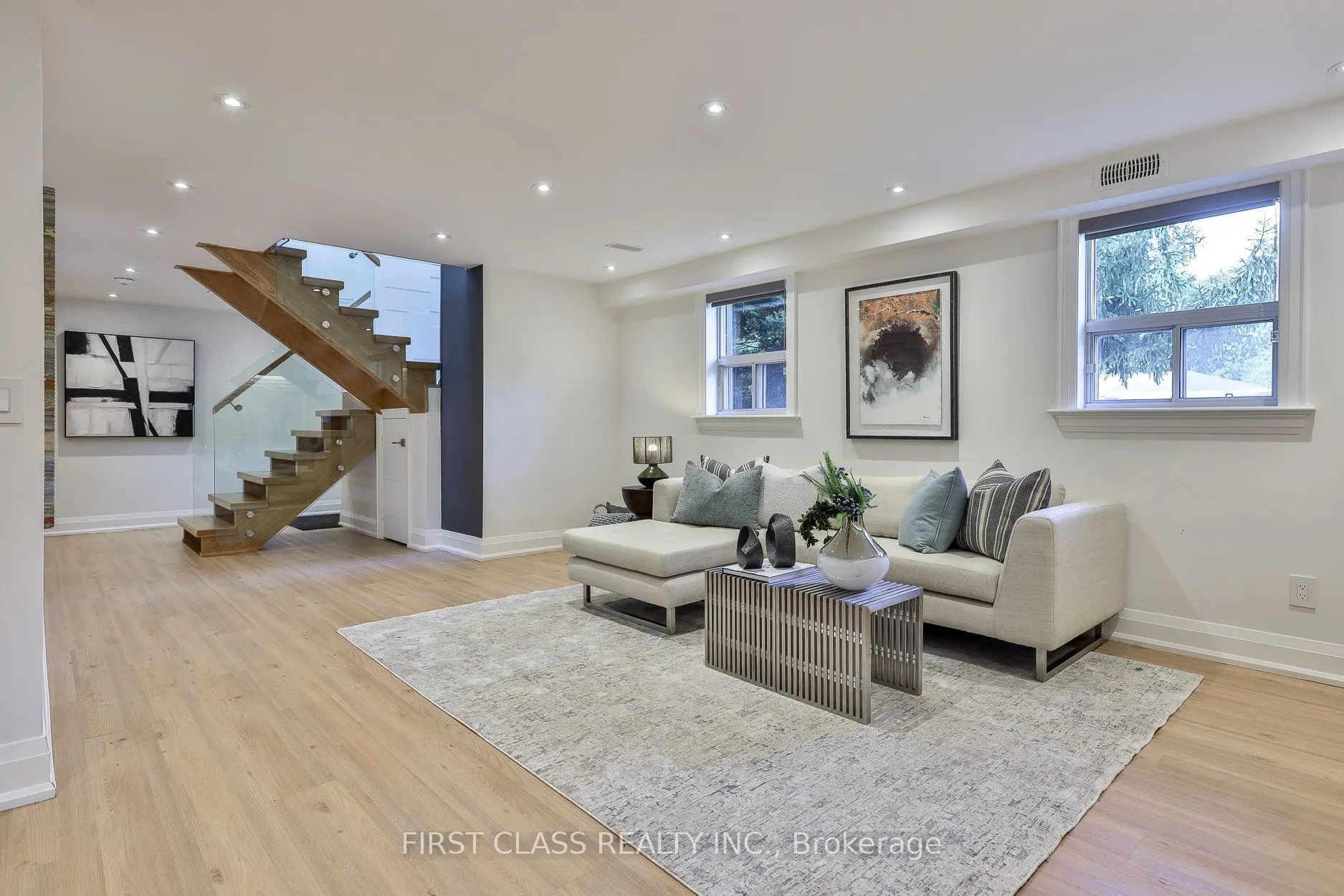27 Delair Crescent