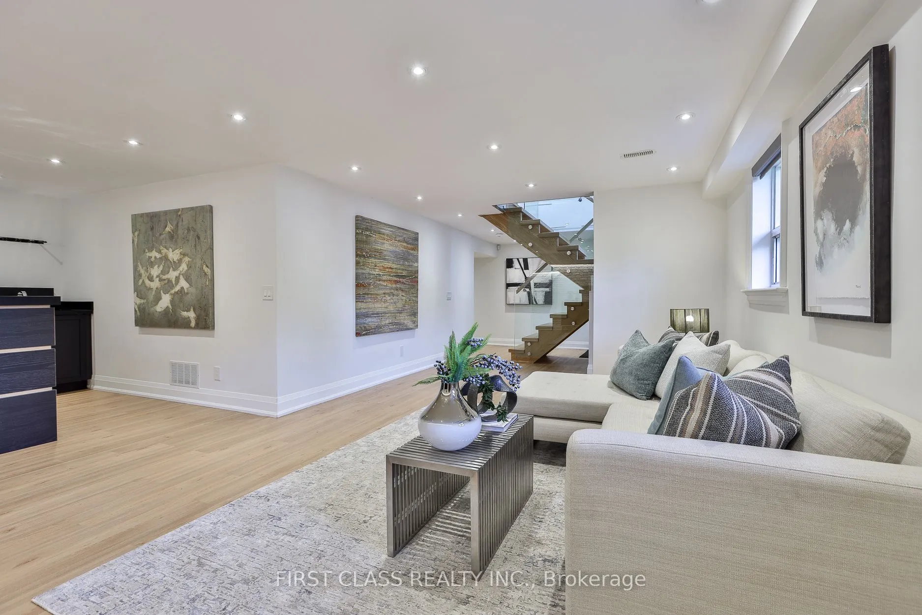 27 Delair Crescent