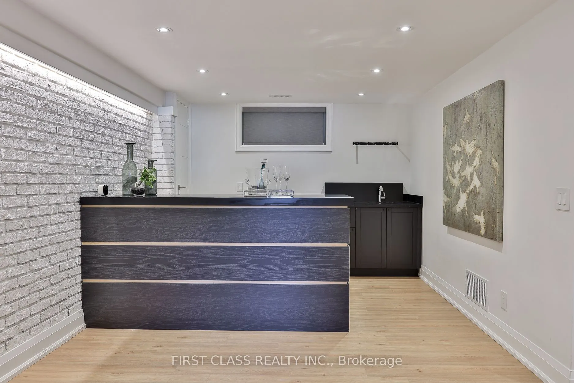 27 Delair Crescent