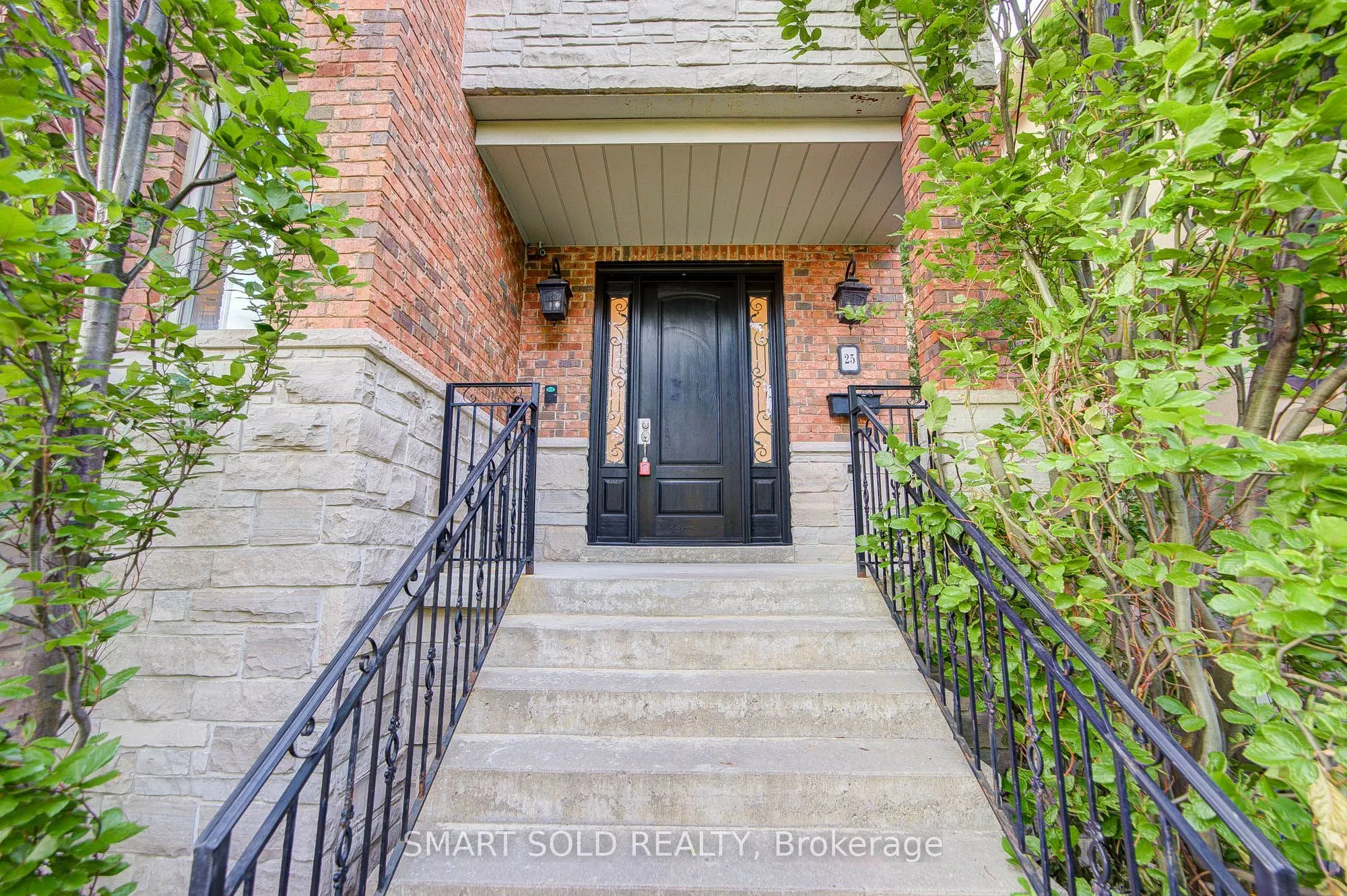 25 Oak Avenue