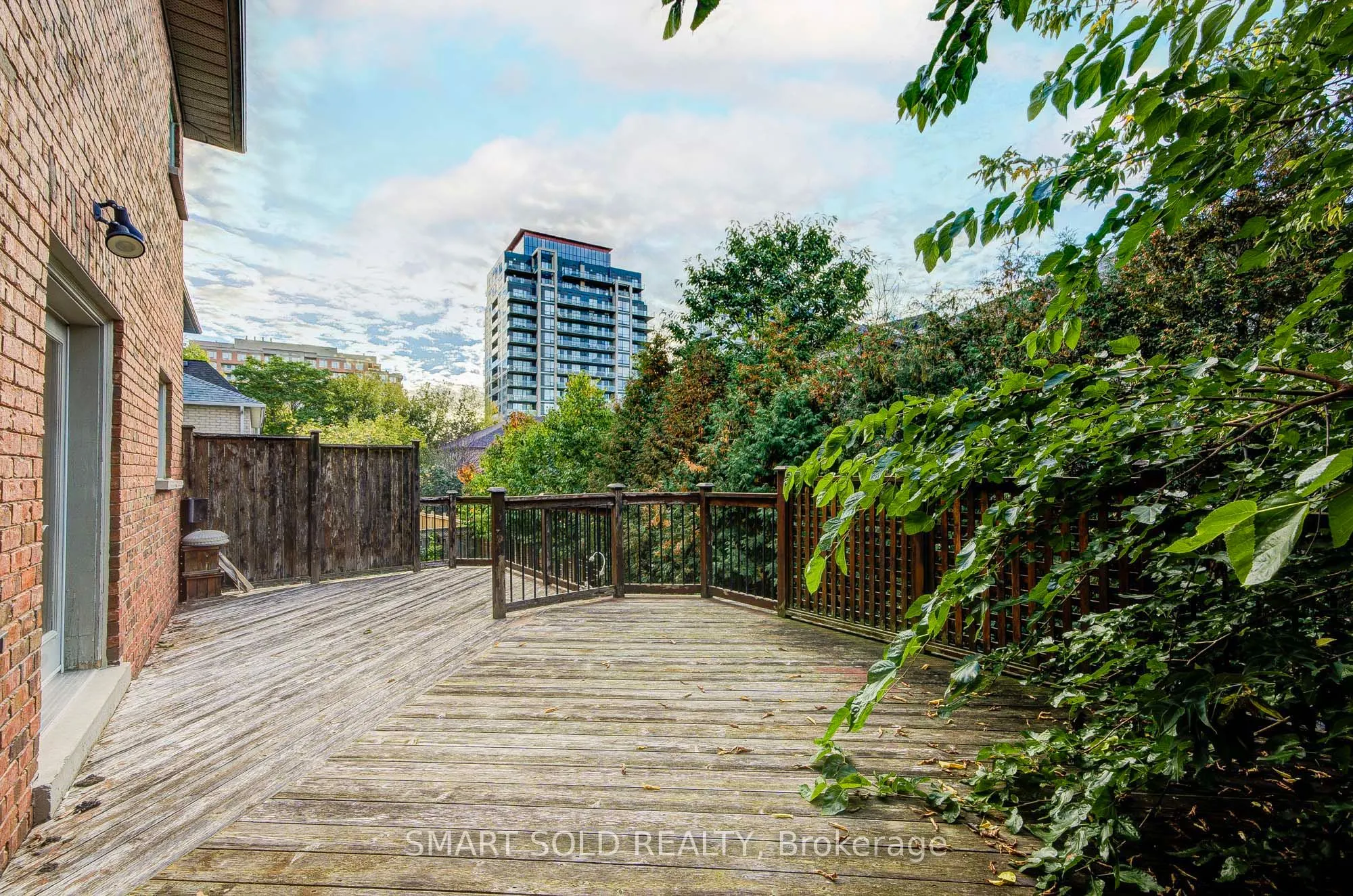 25 Oak Avenue