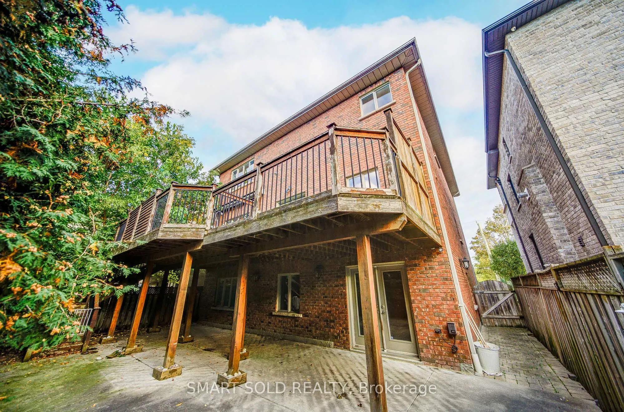 25 Oak Avenue