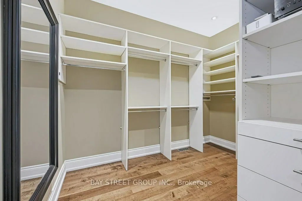 5 River Stone Court