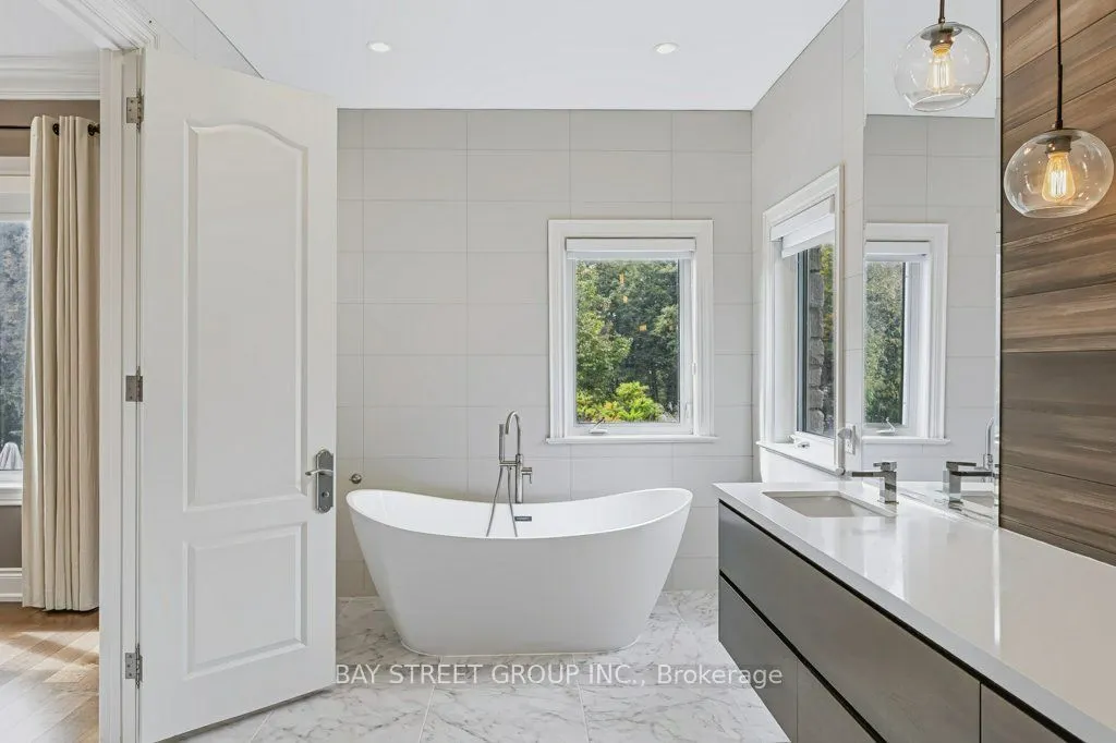 5 River Stone Court