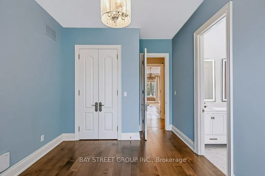 5 River Stone Court