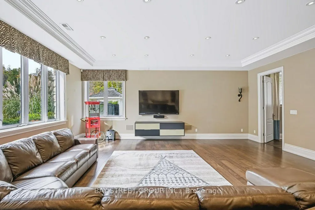 5 River Stone Court