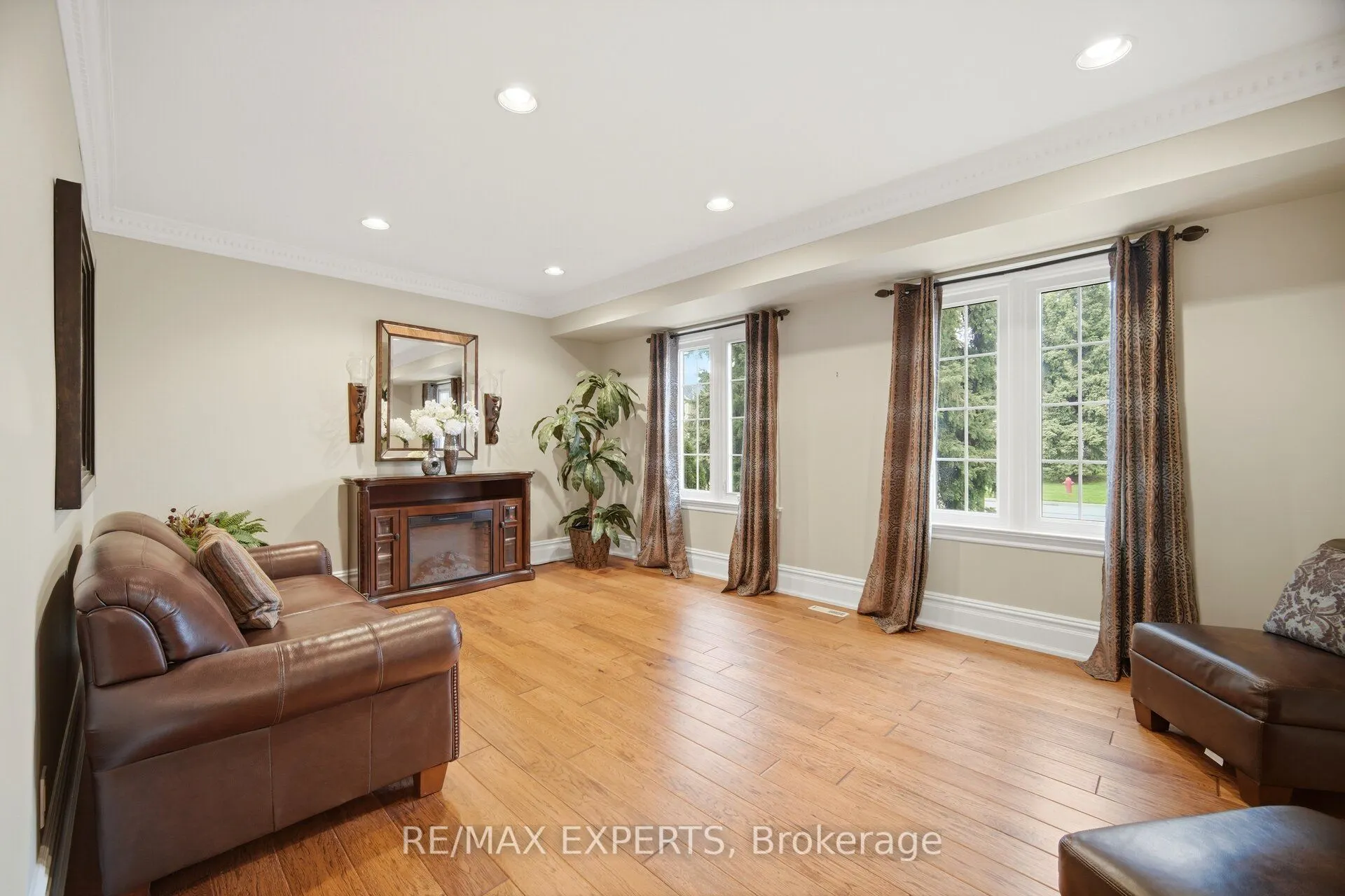 904 Damascus Court