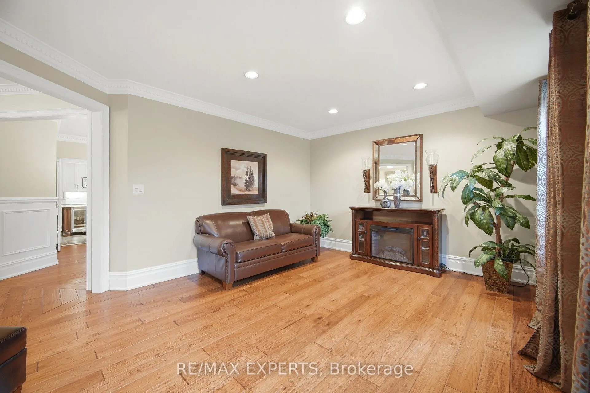 904 Damascus Court