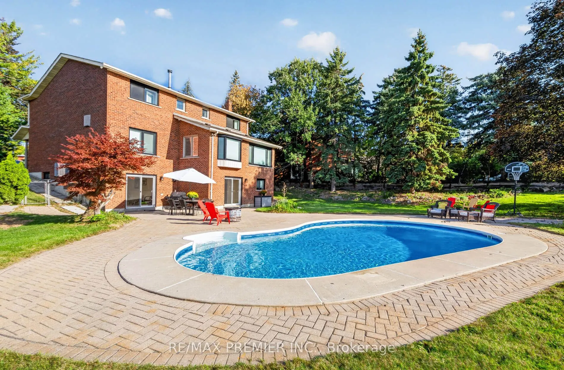 35 Yellow Pine Crescent