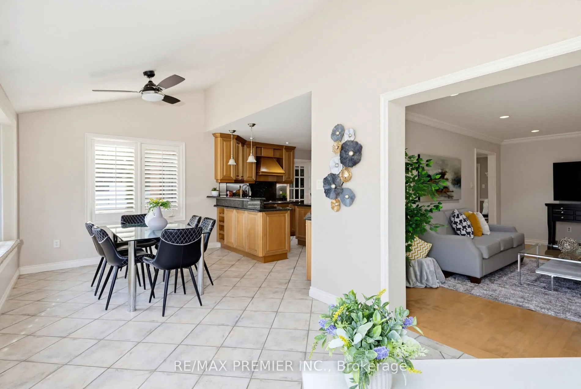 35 Yellow Pine Crescent
