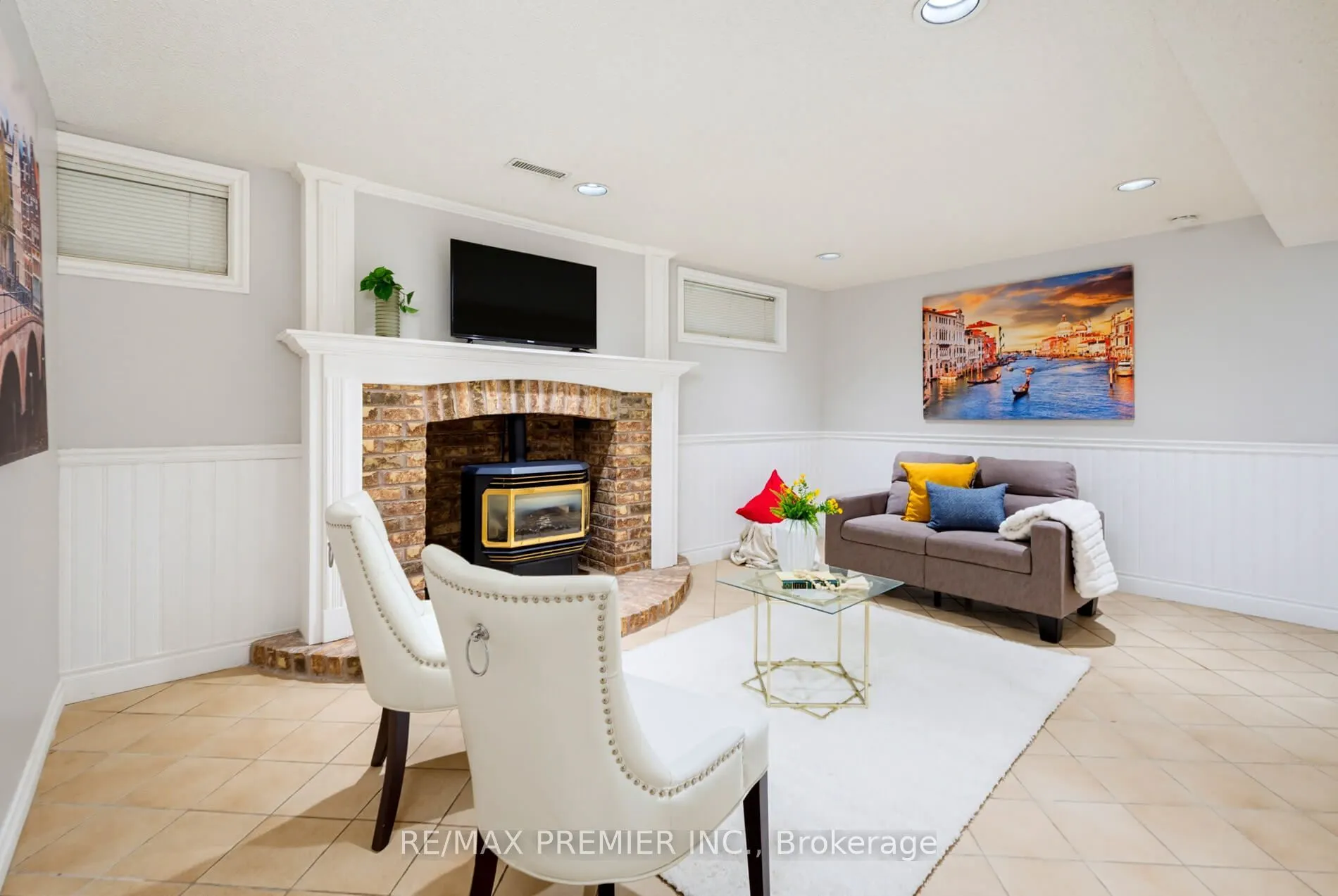 35 Yellow Pine Crescent