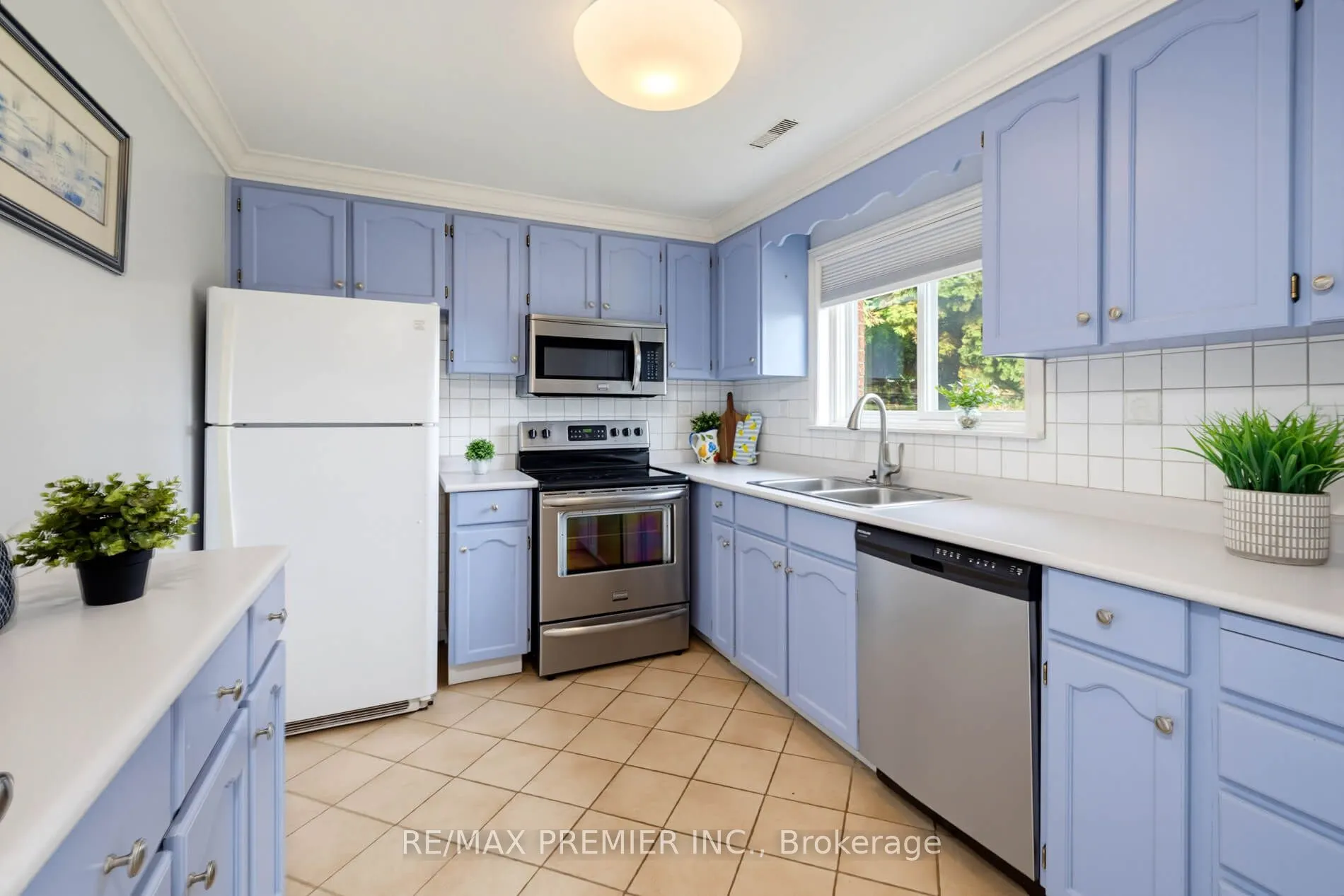 35 Yellow Pine Crescent