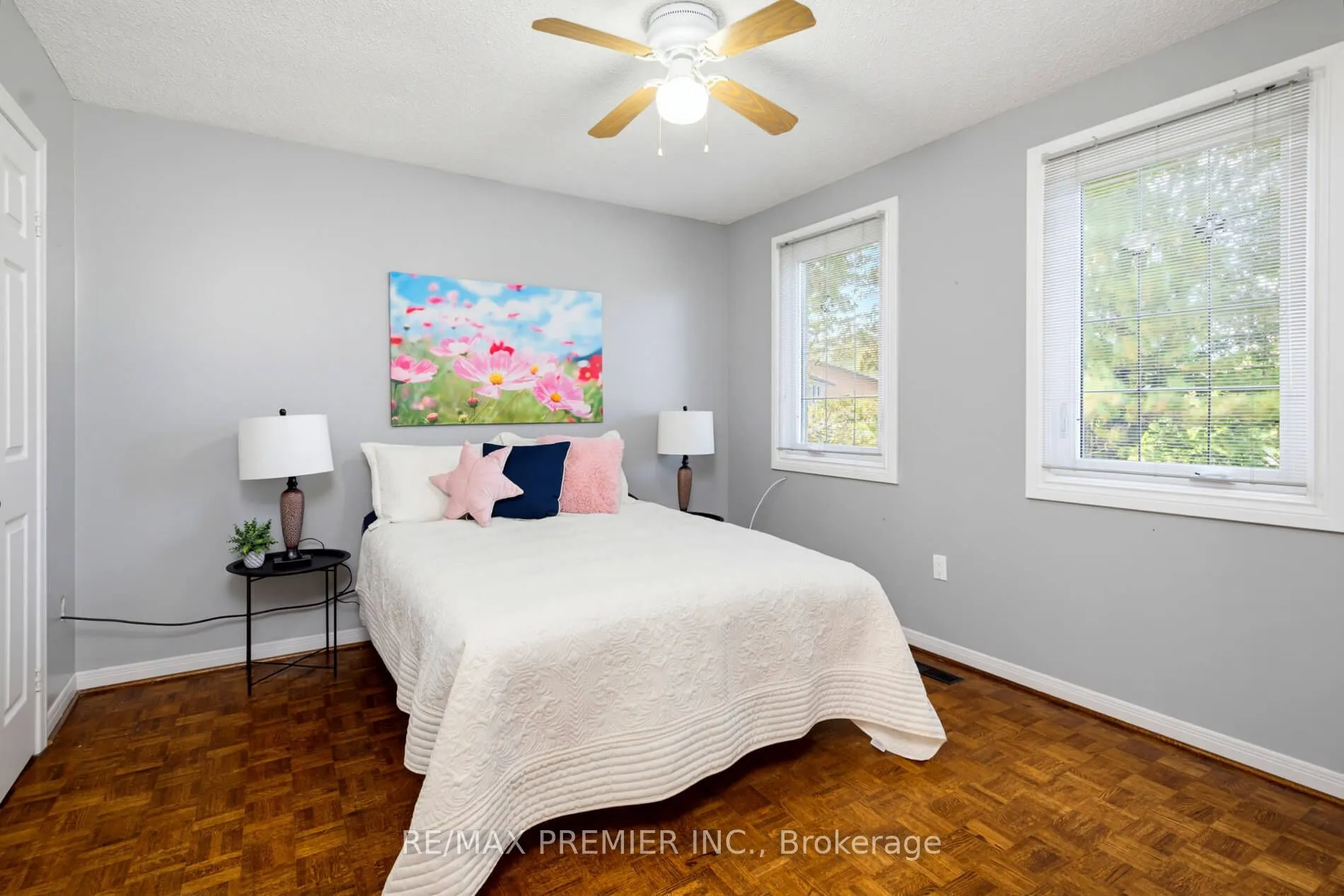 35 Yellow Pine Crescent