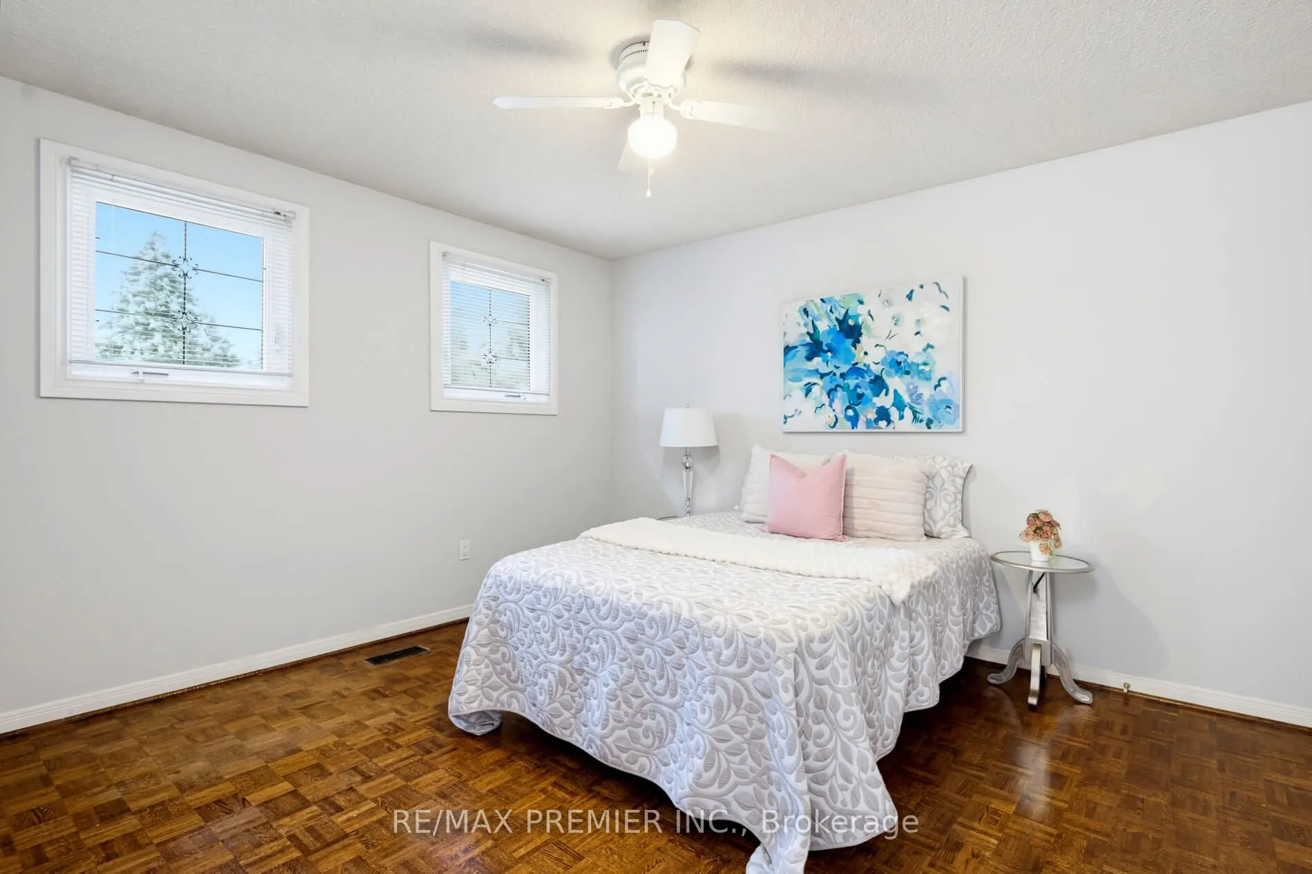 35 Yellow Pine Crescent