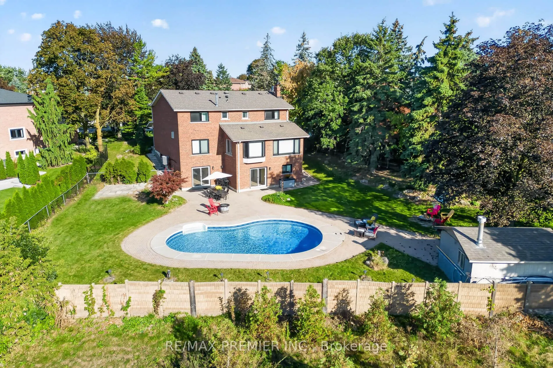 35 Yellow Pine Crescent