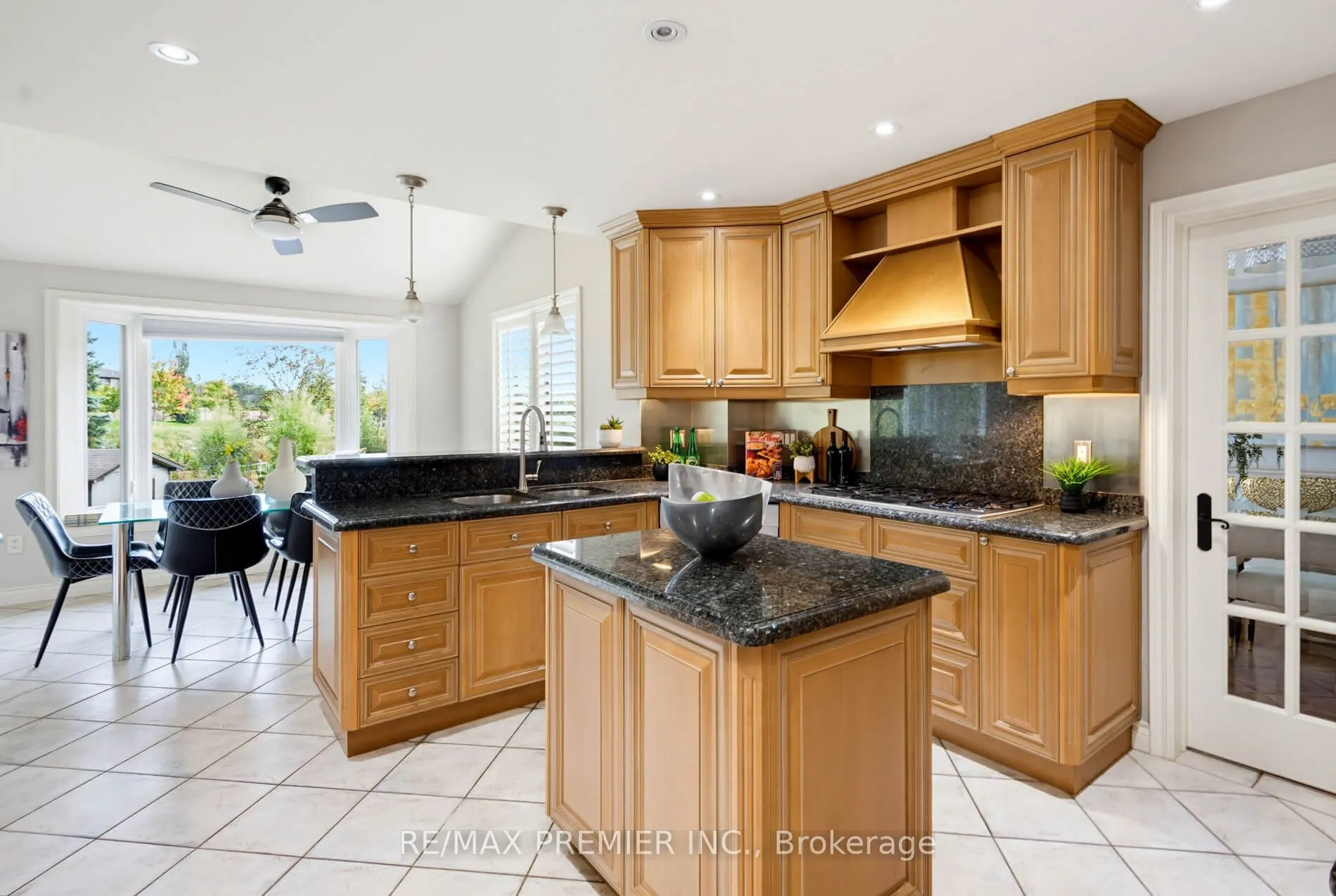 35 Yellow Pine Crescent