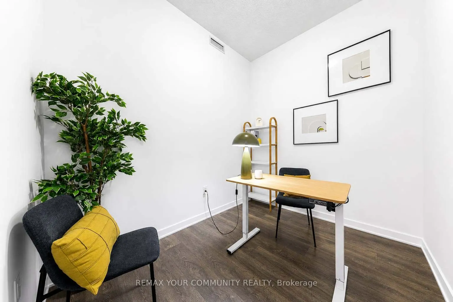 60 Honeycrisp Crescent #917