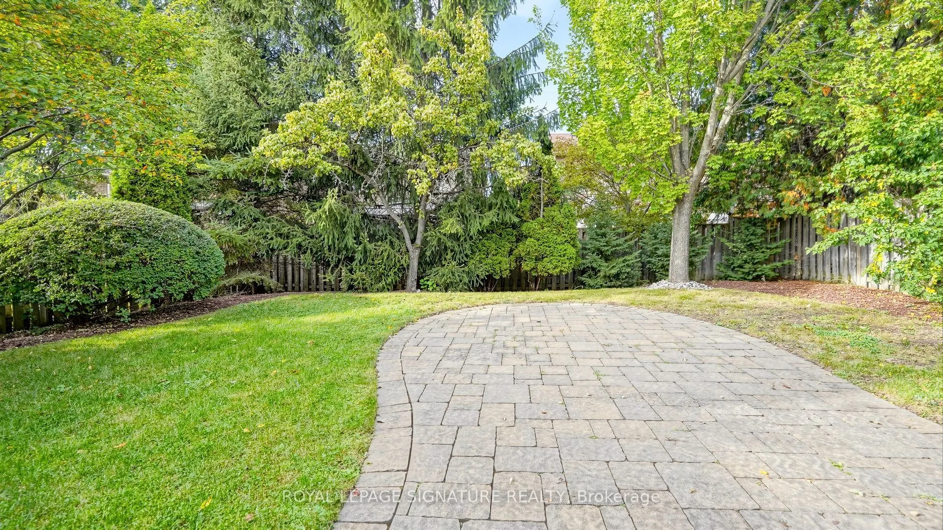 62 Emeline Crescent