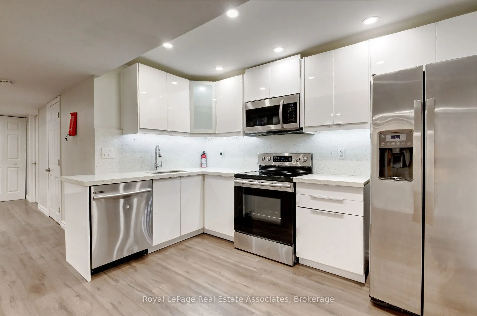 41 Greenview Circle #Lower