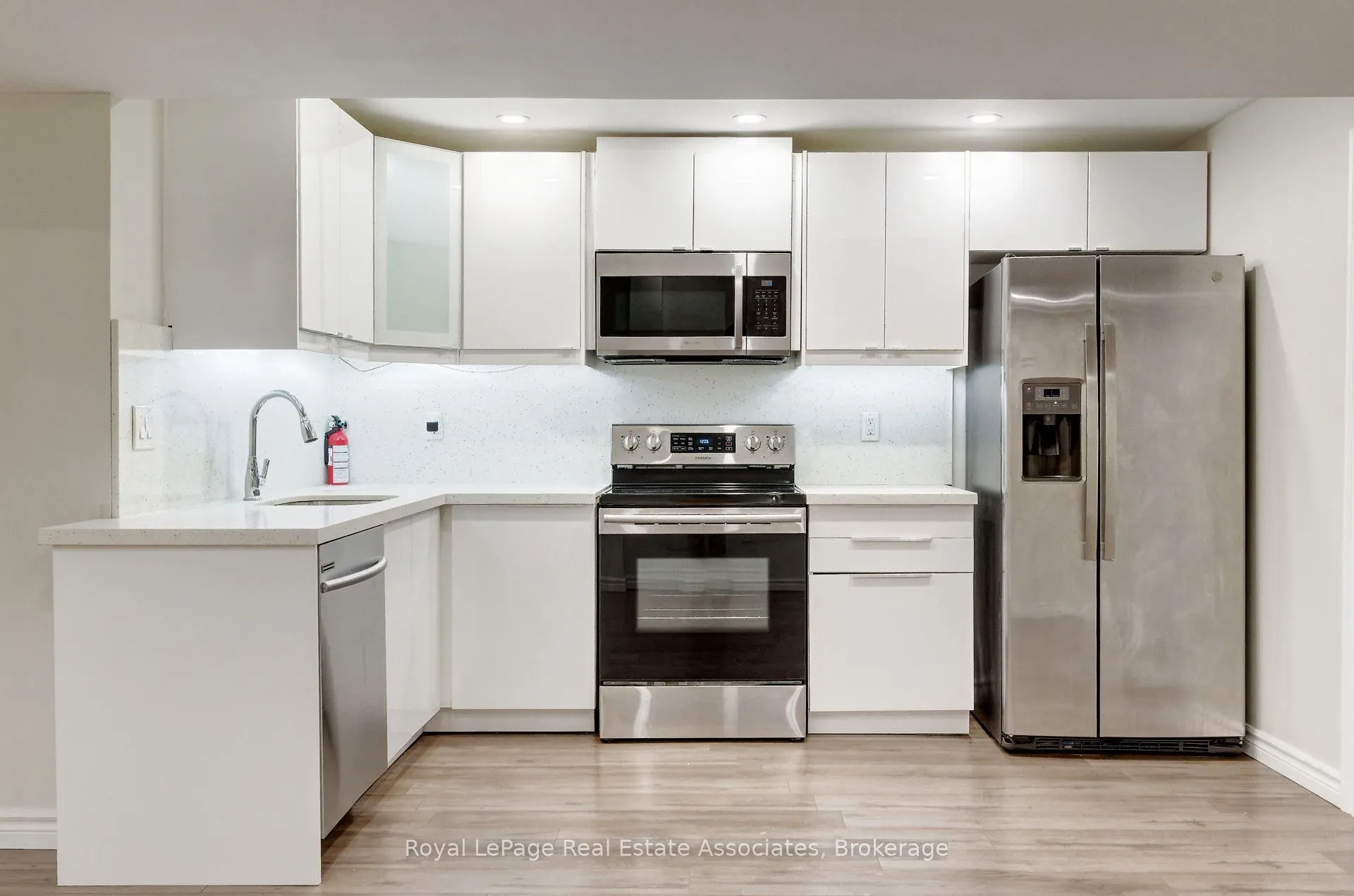 41 Greenview Circle #Lower