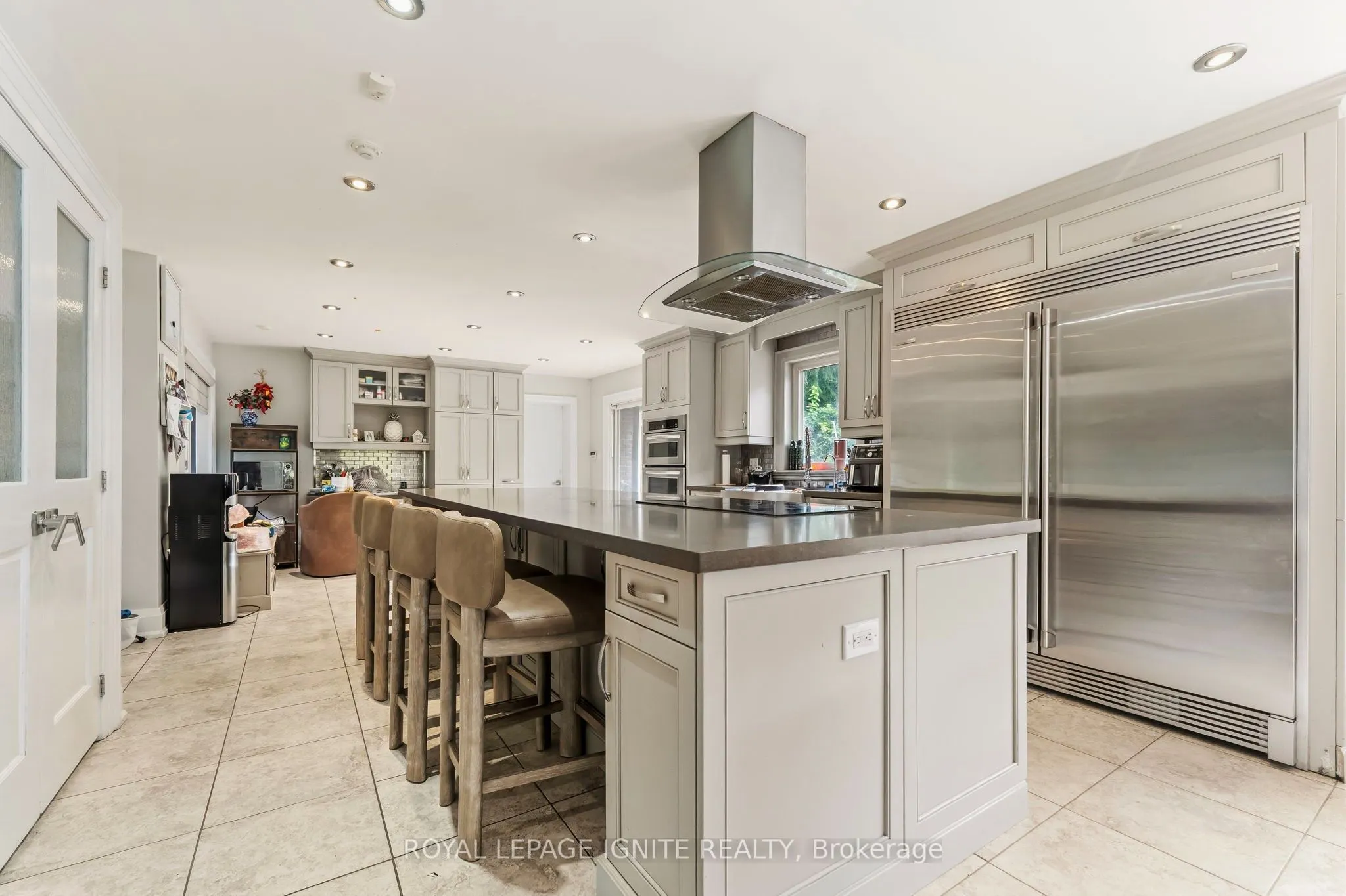 8 Ridgevale Drive