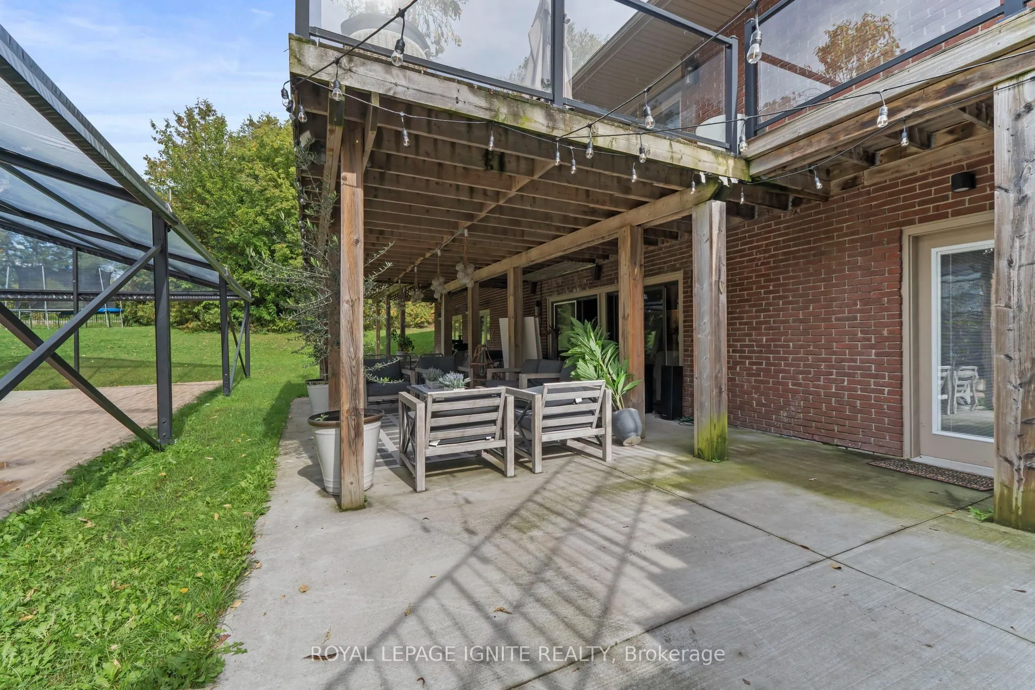 8 Ridgevale Drive