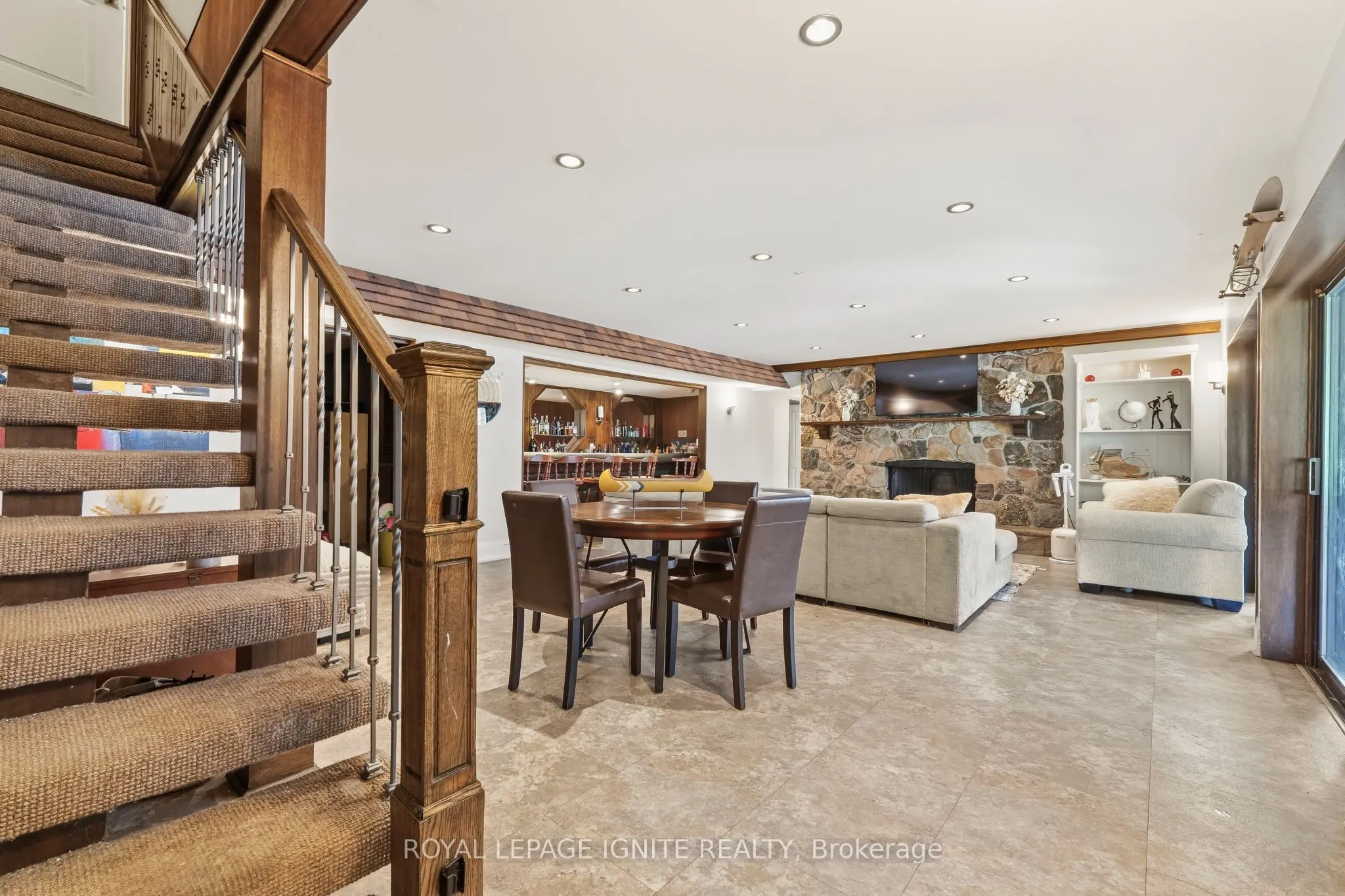 8 Ridgevale Drive