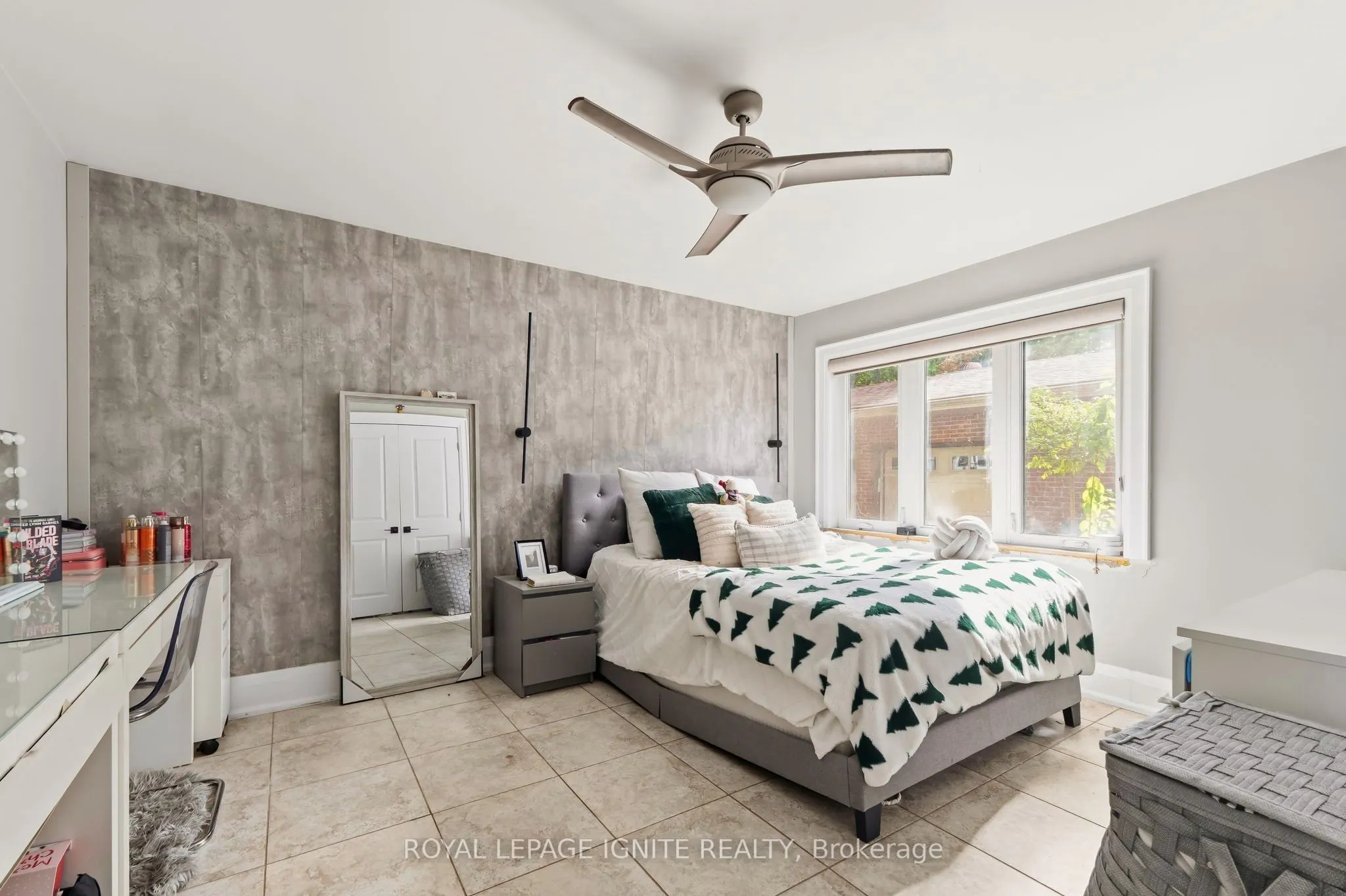 8 Ridgevale Drive