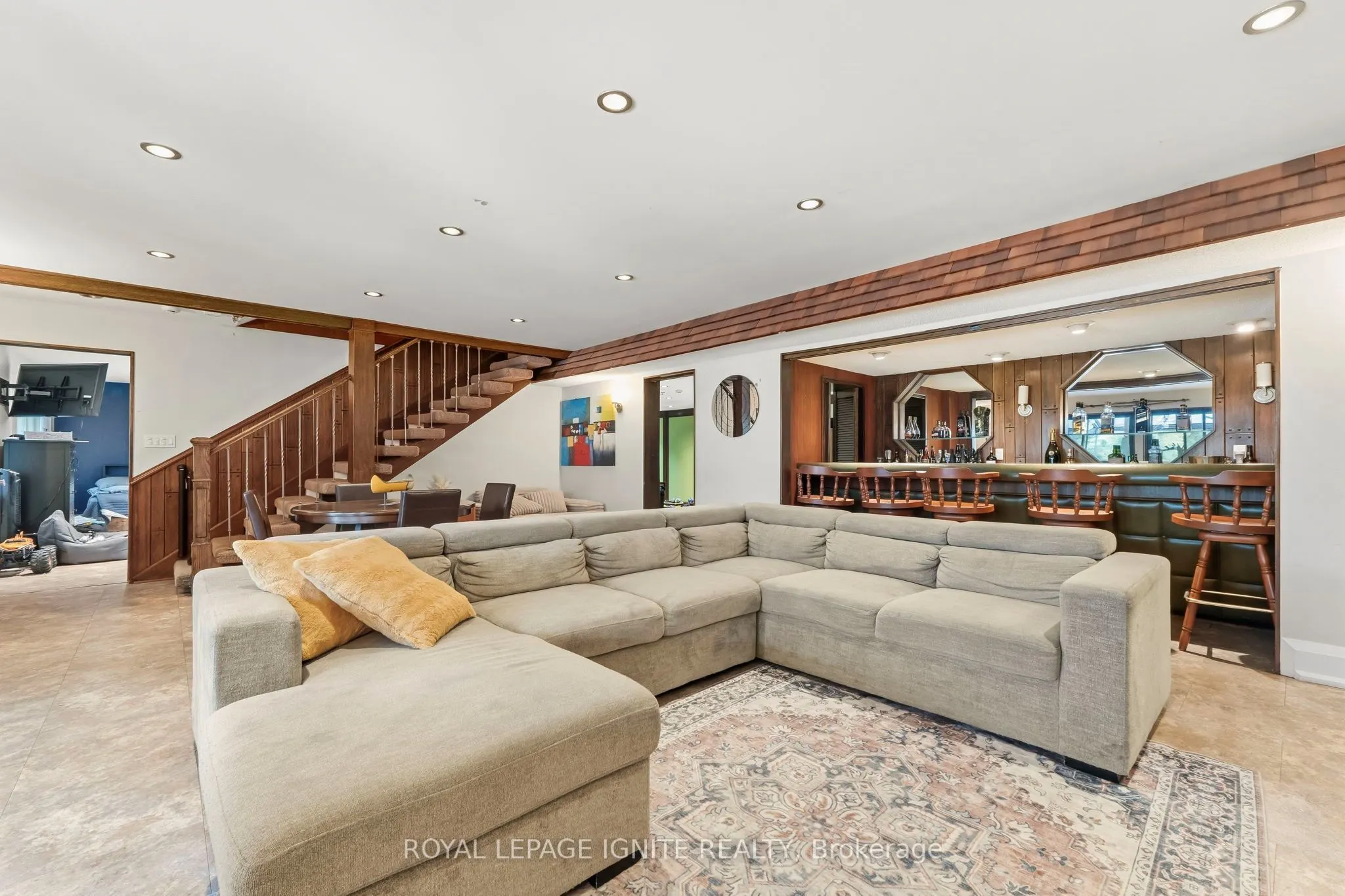 8 Ridgevale Drive