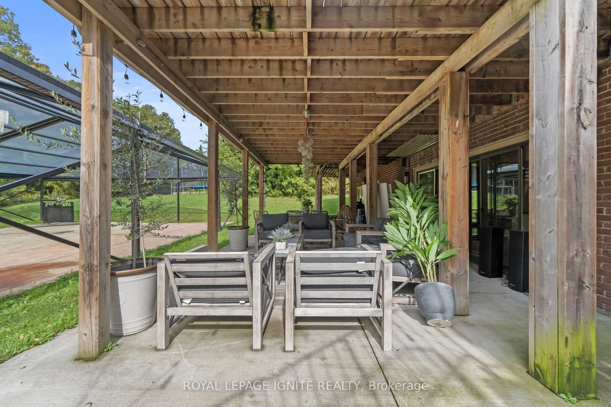 8 Ridgevale Drive