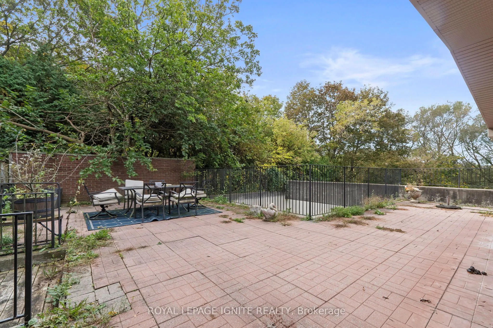 8 Ridgevale Drive