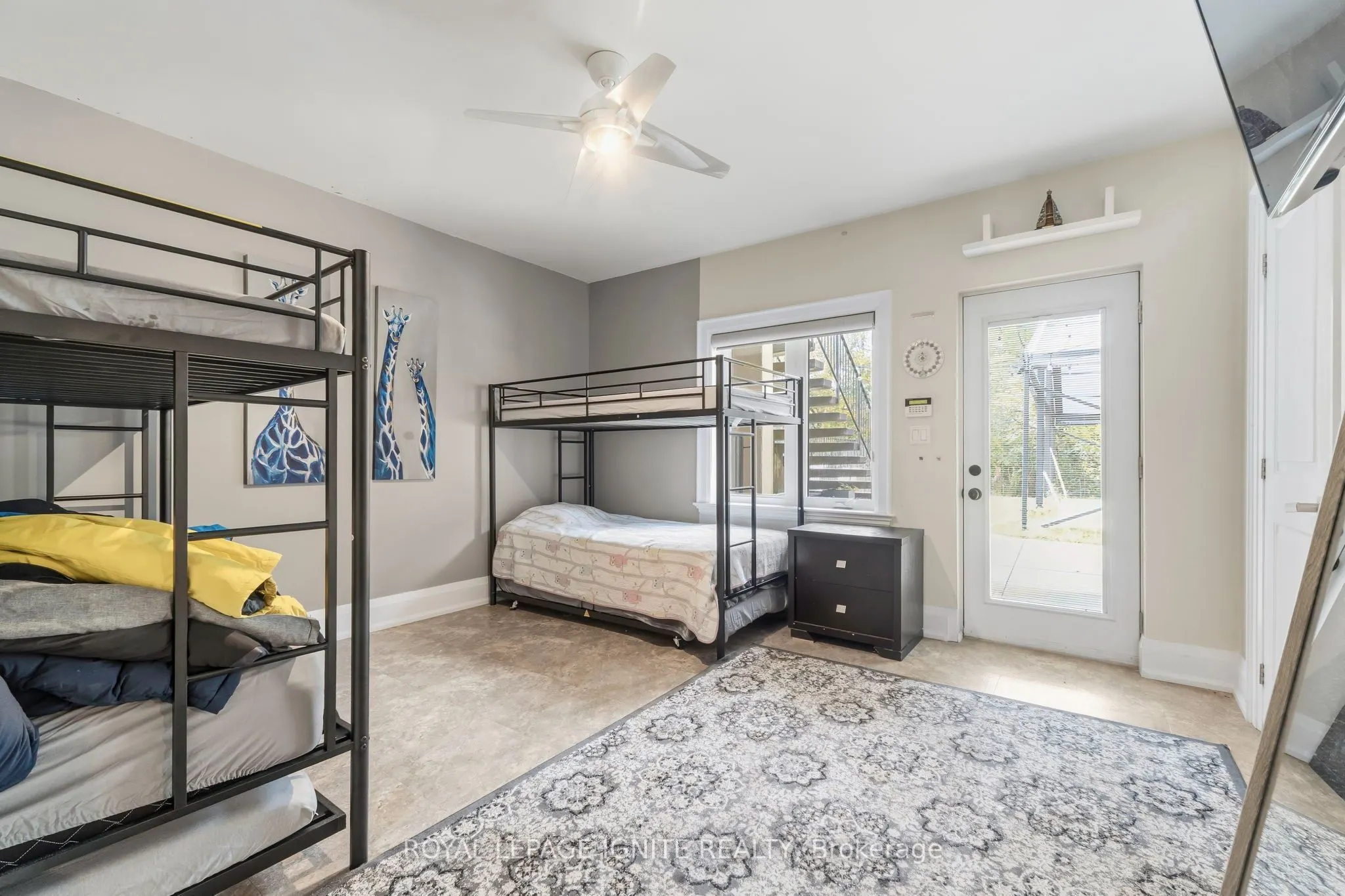8 Ridgevale Drive