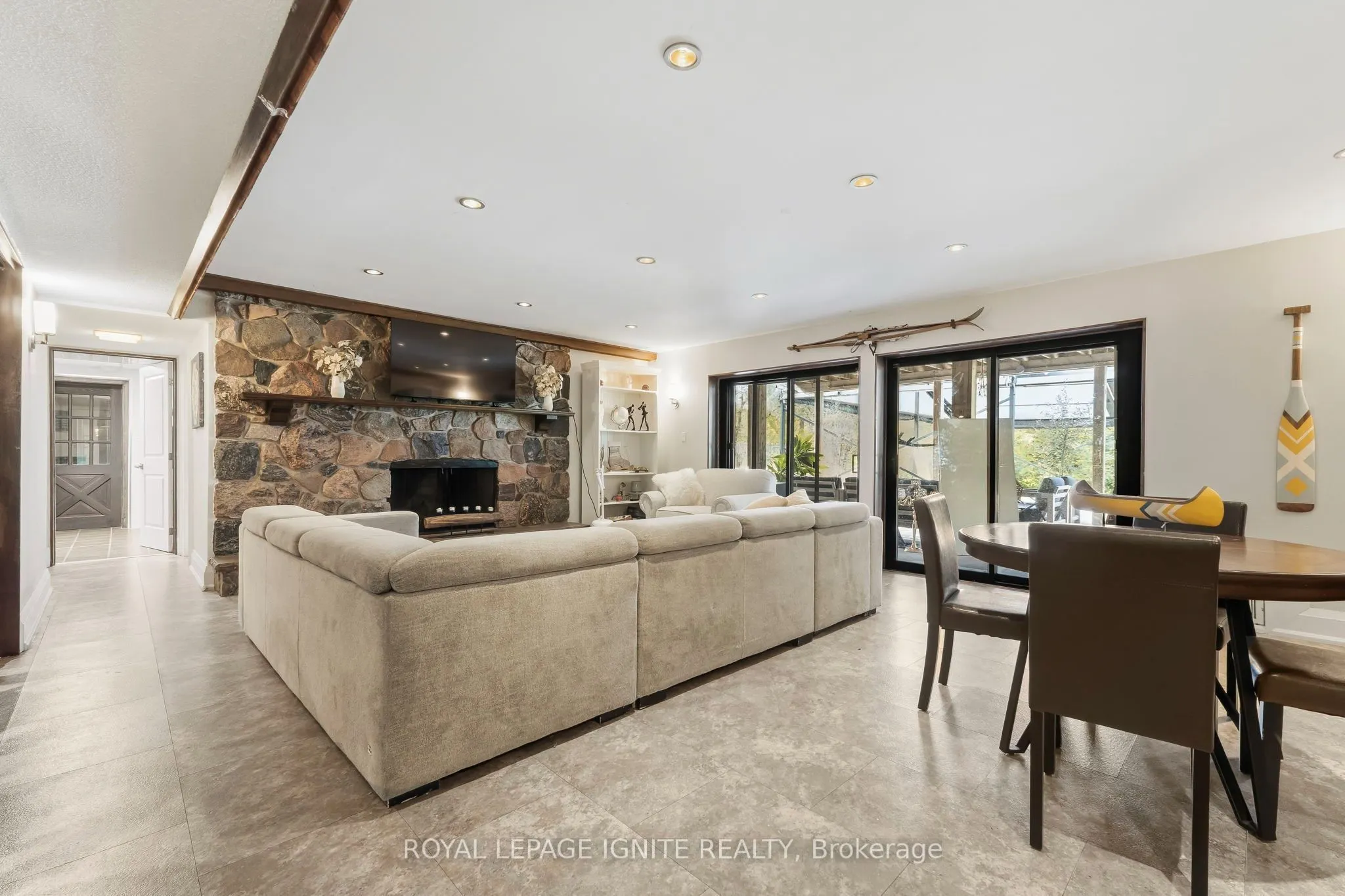 8 Ridgevale Drive