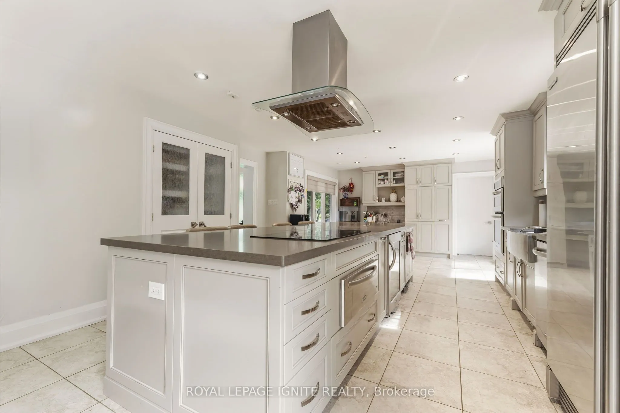 8 Ridgevale Drive