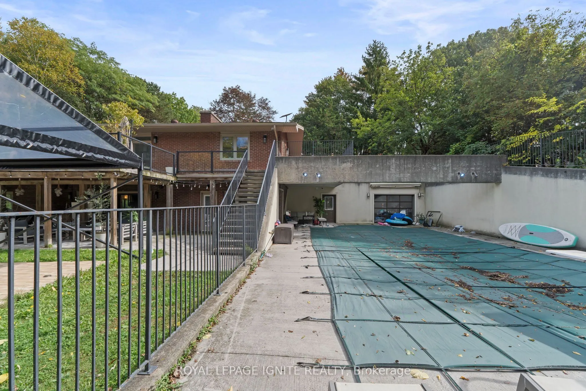 8 Ridgevale Drive