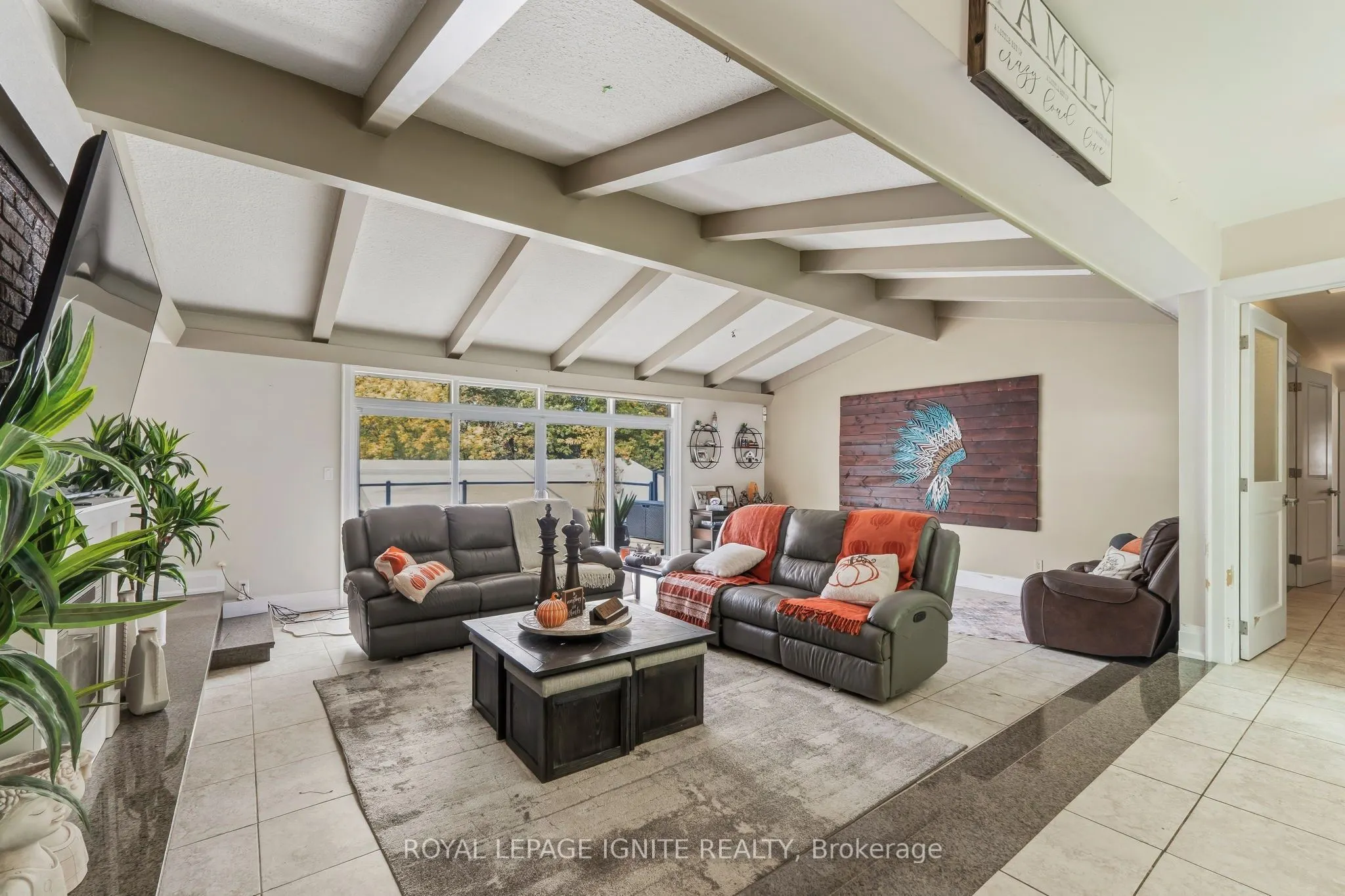 8 Ridgevale Drive
