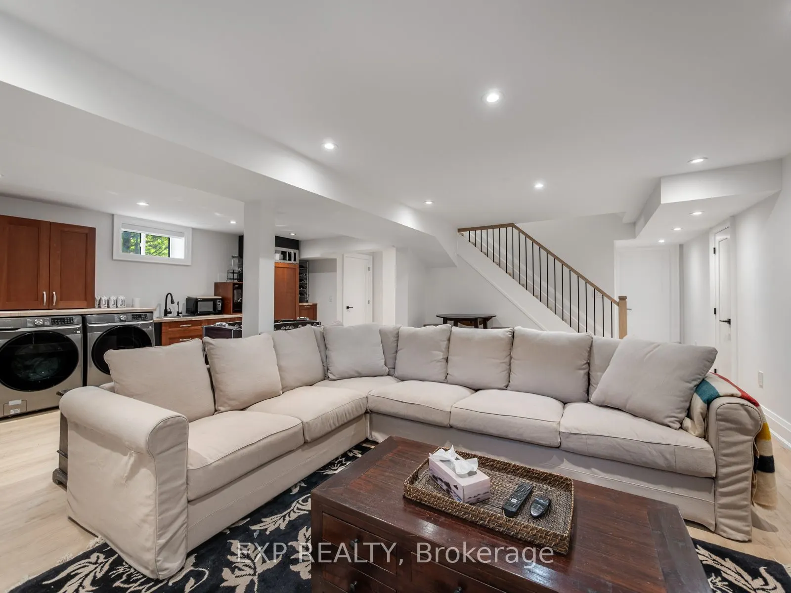 25 Morton Avenue
