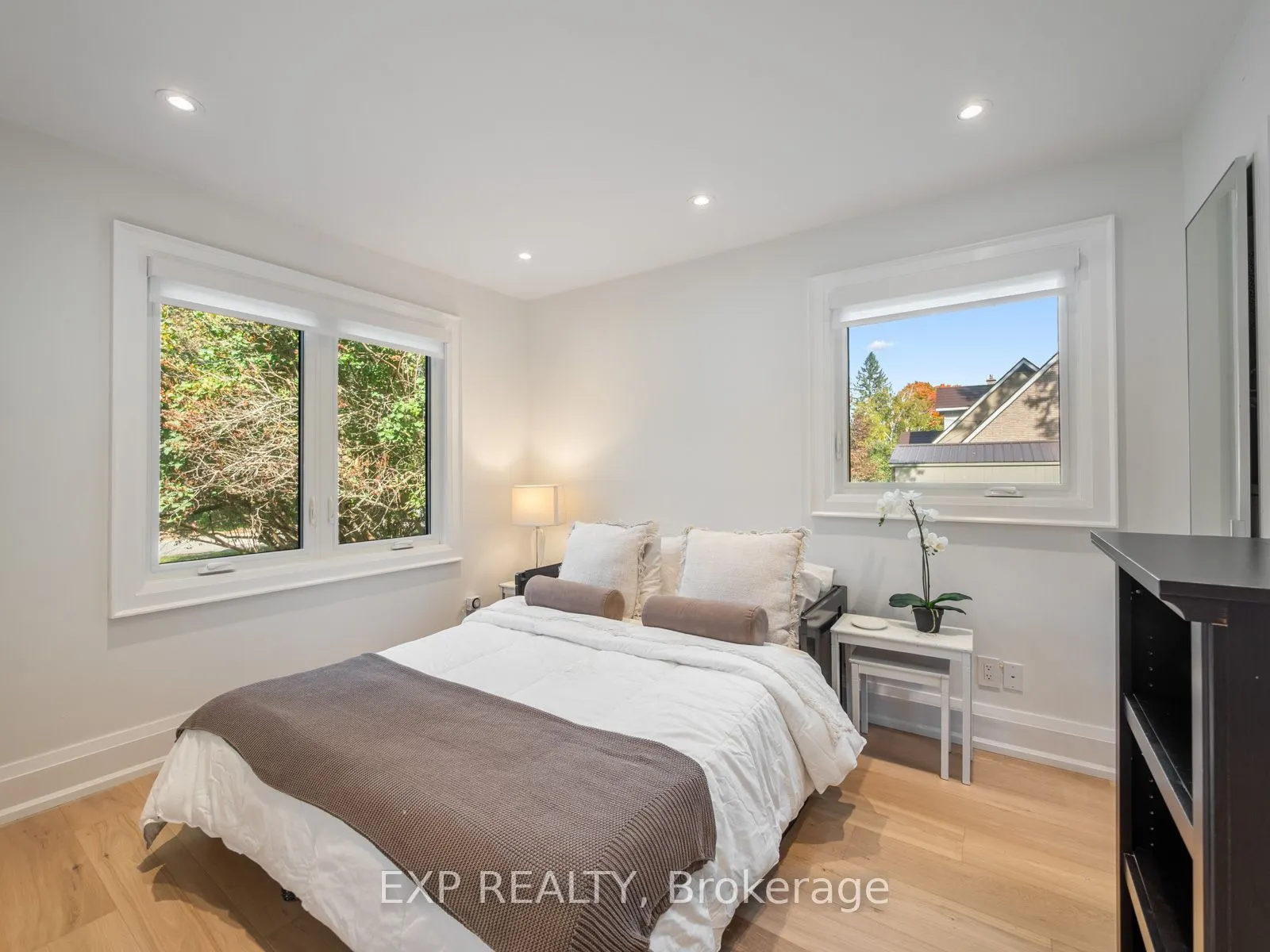 25 Morton Avenue