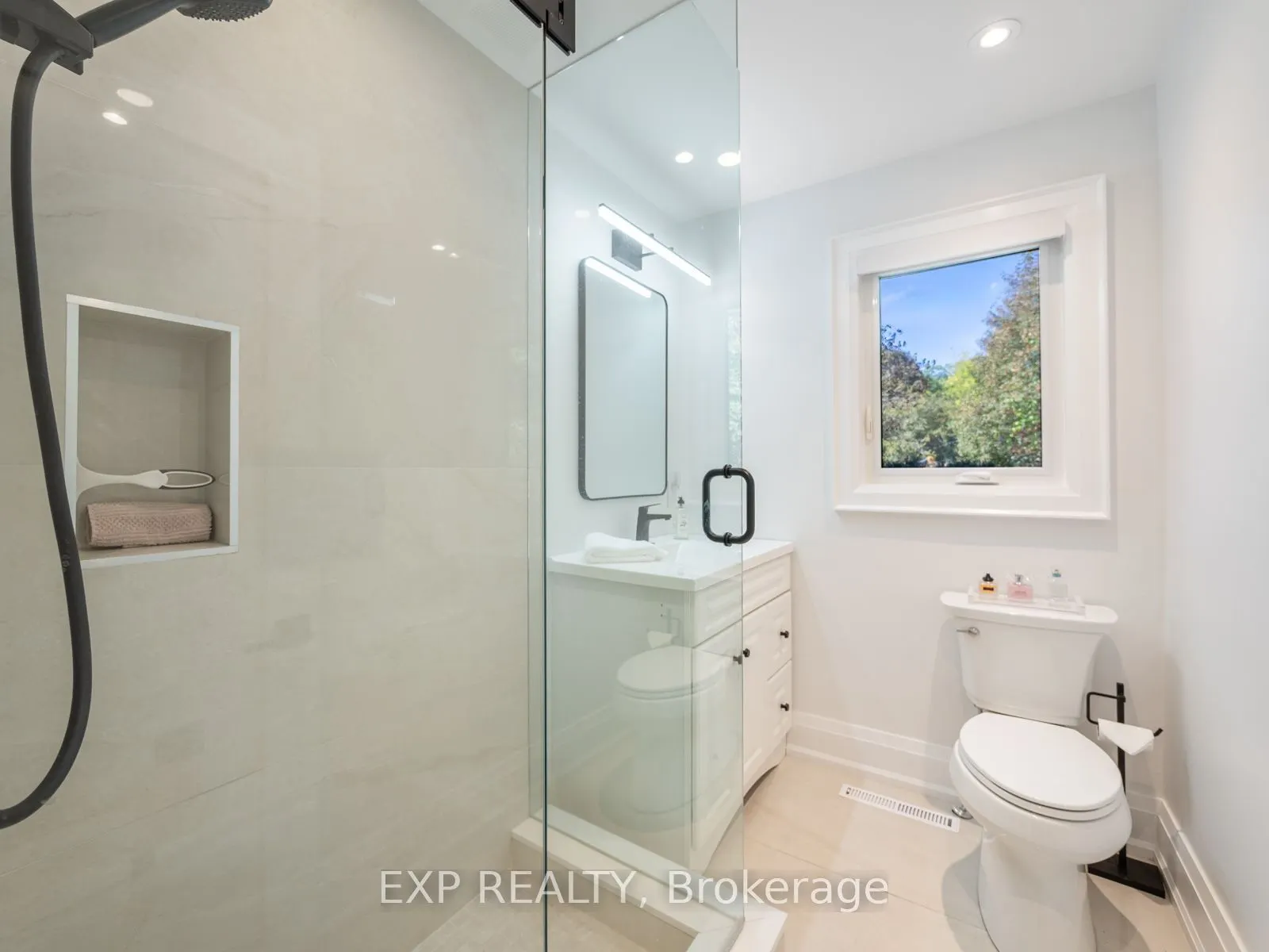 25 Morton Avenue