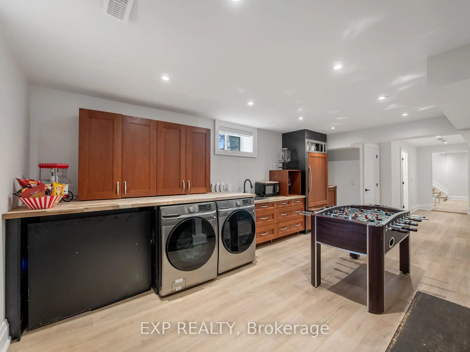 25 Morton Avenue