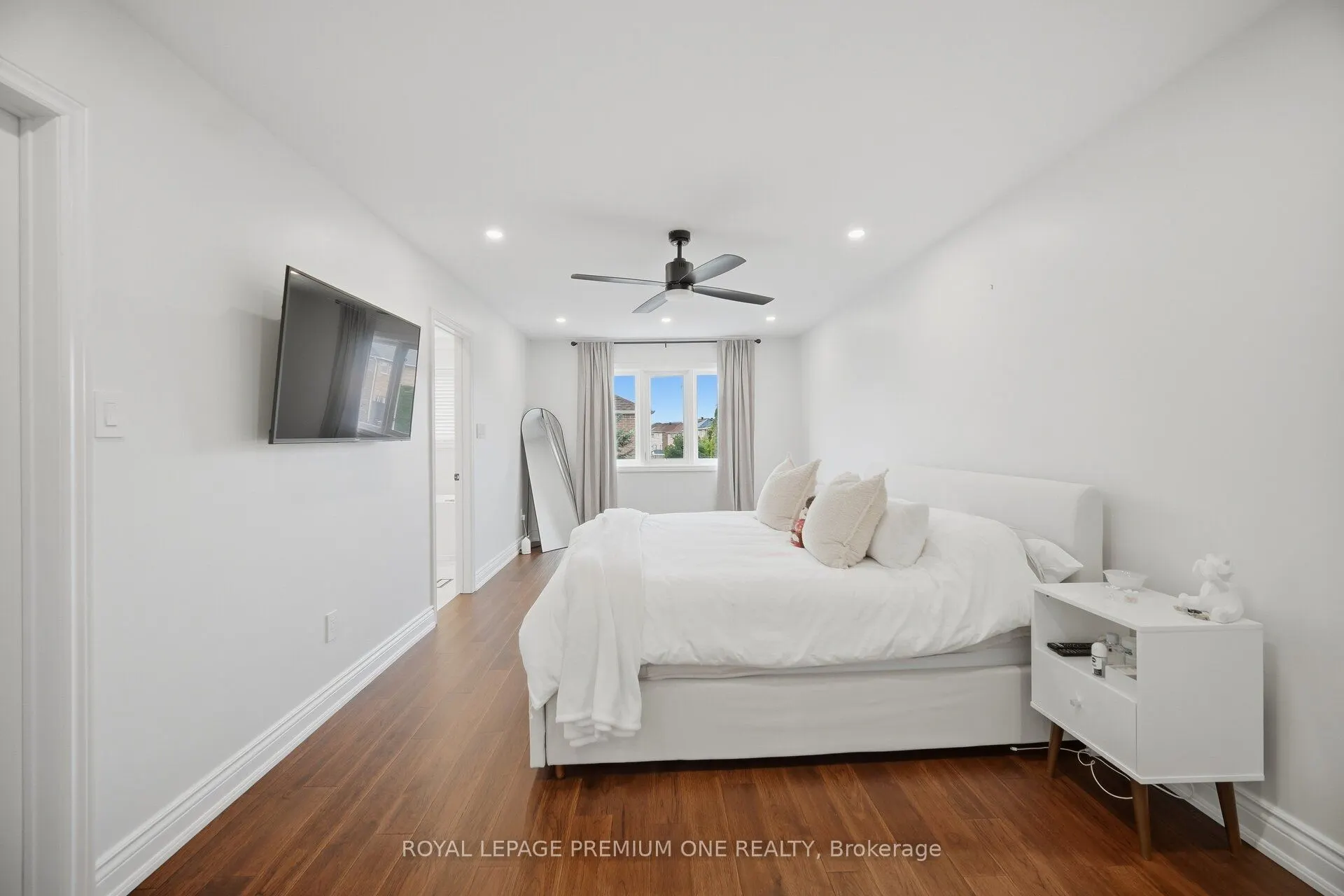 169 Venice Gate Drive
