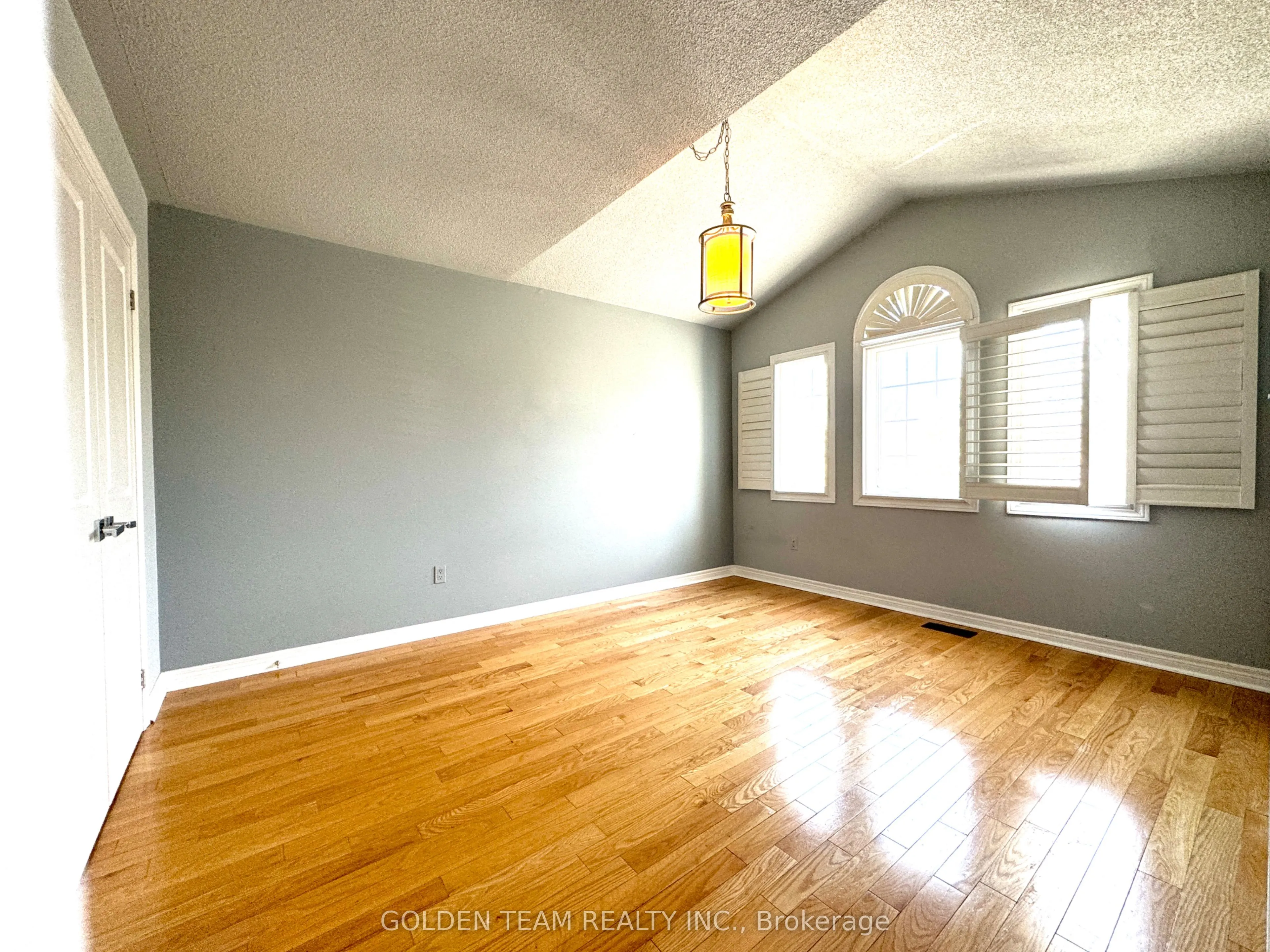 9 Ridgecrest Road