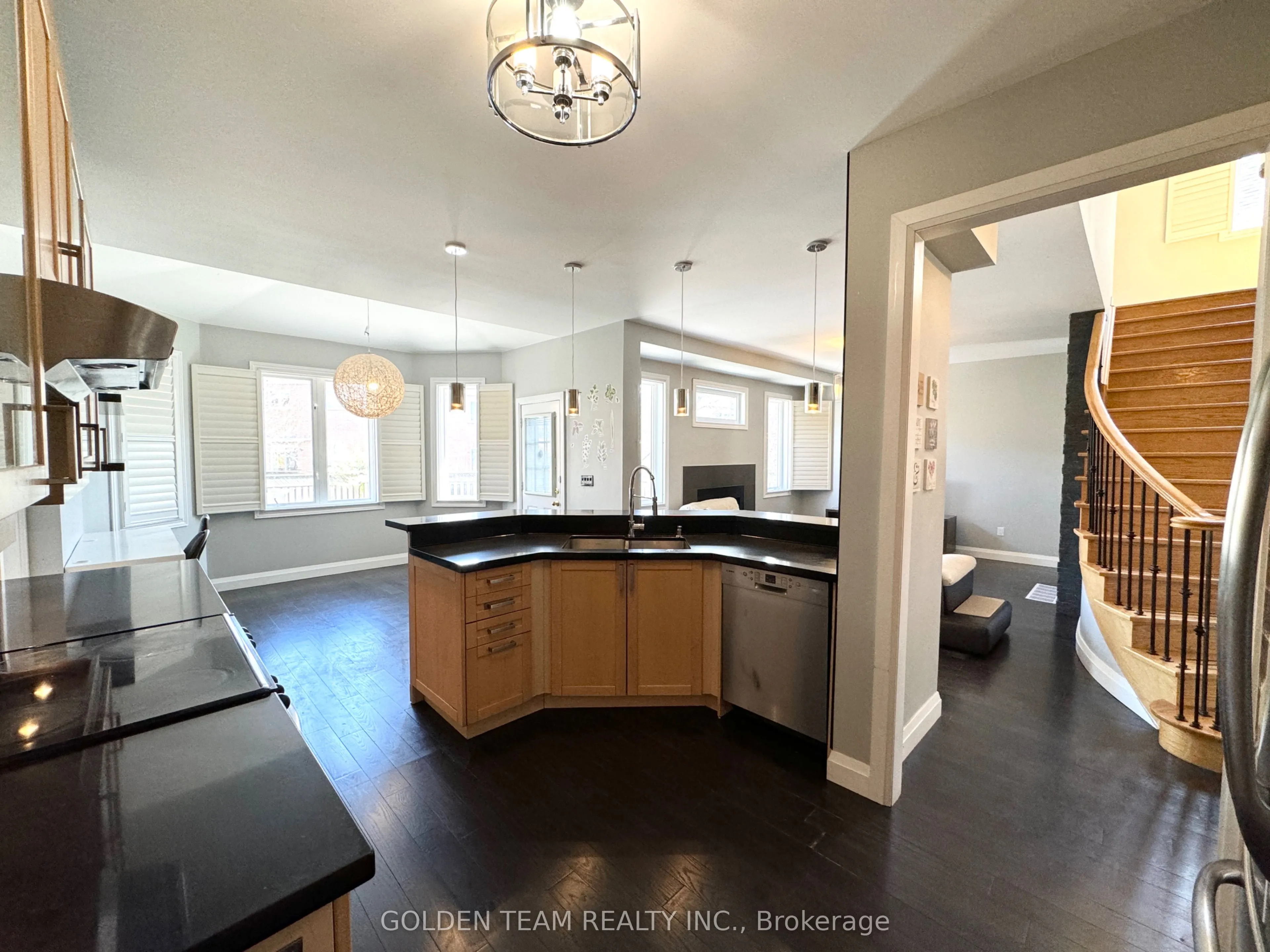 9 Ridgecrest Road