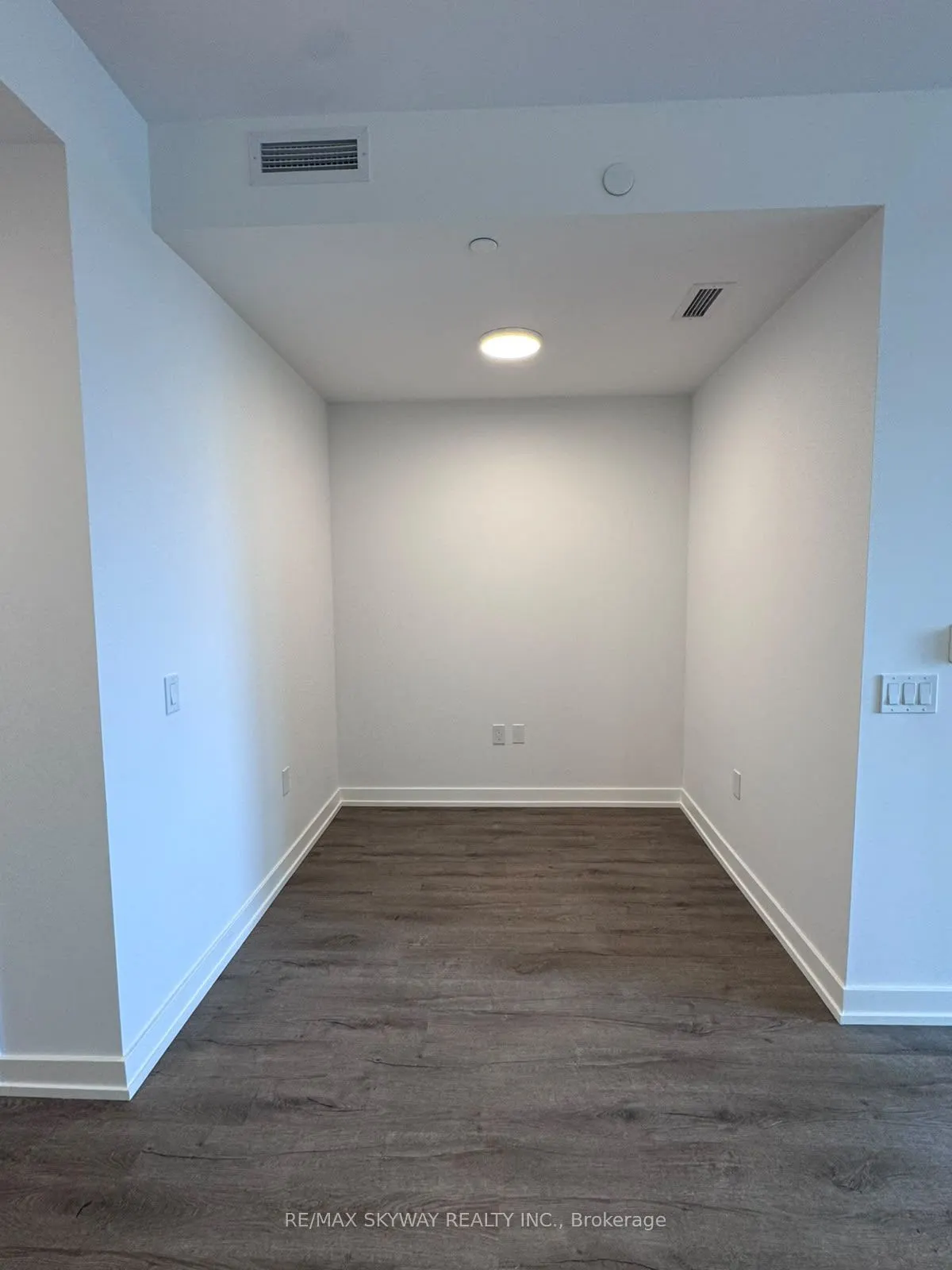 21 Meadowdale Road #1303