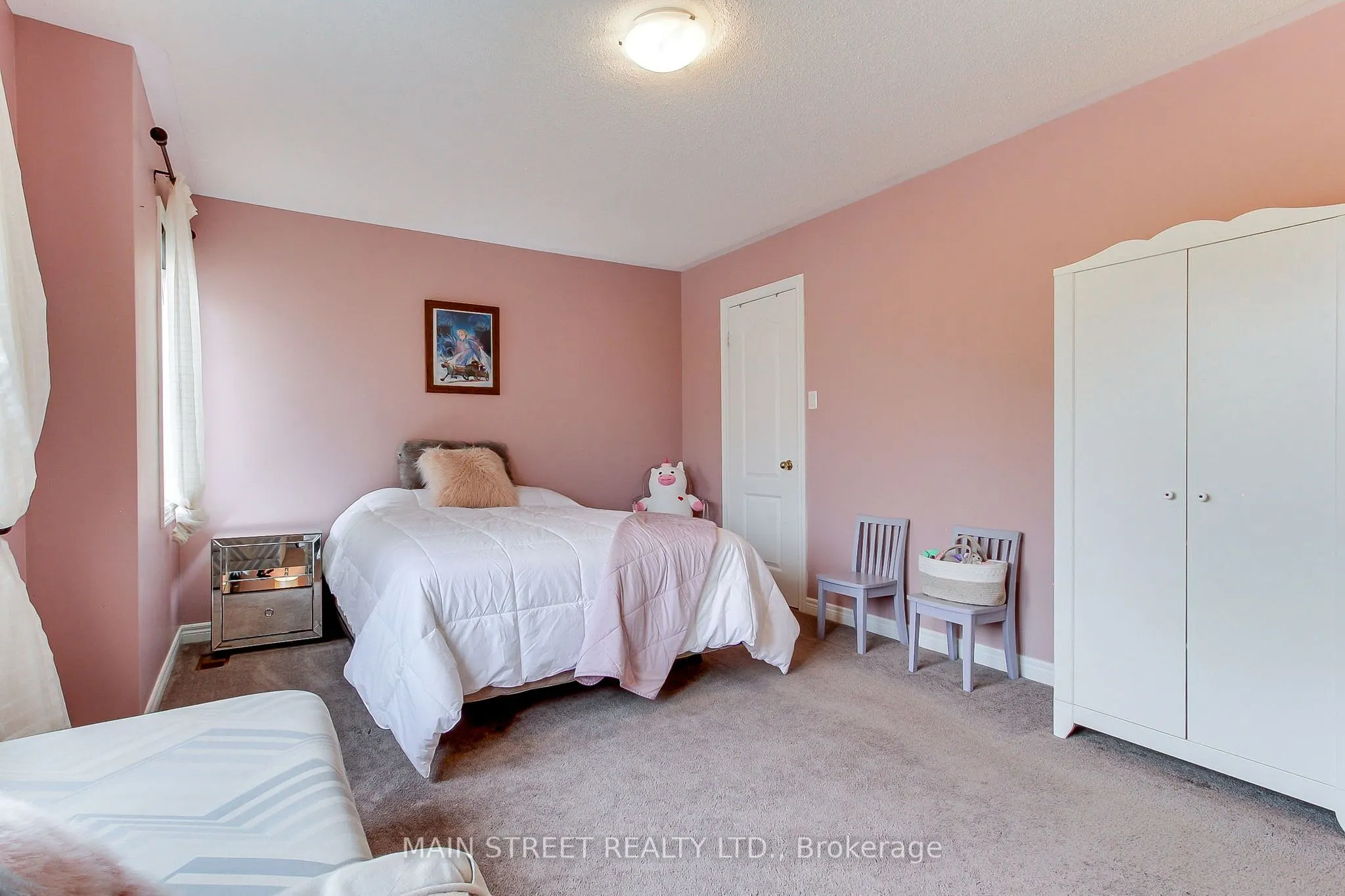 196 Wainscot Avenue